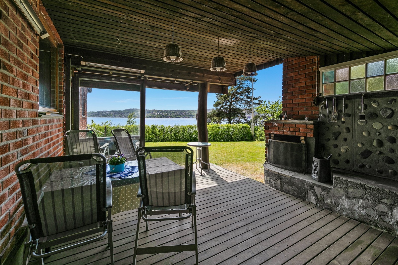 Utestue med sjøutsikt og oppbevaringsmuligheter Galleribilde