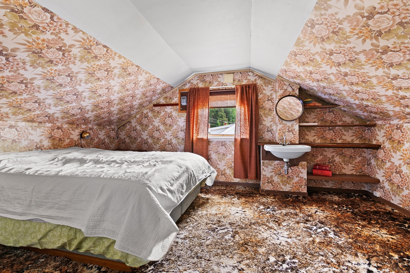 Soverom nummer to i andre etasje er av lik størrelse Galleribilde