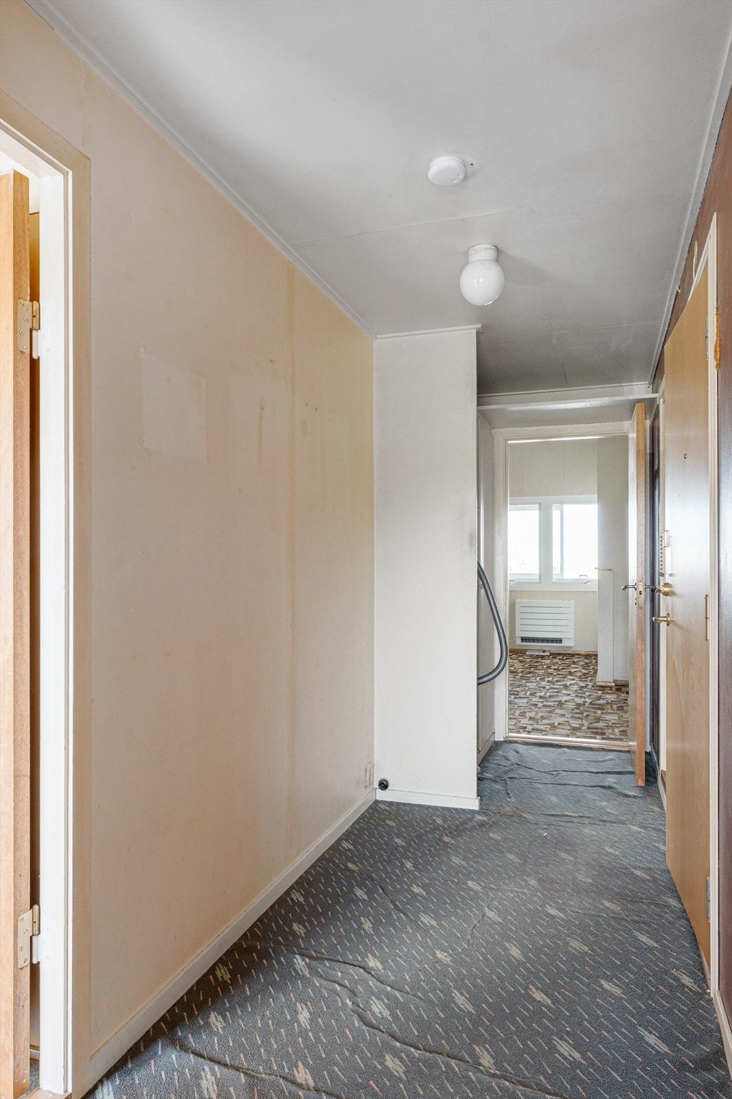 Gang med plass til garderobeløsning. Galleribilde