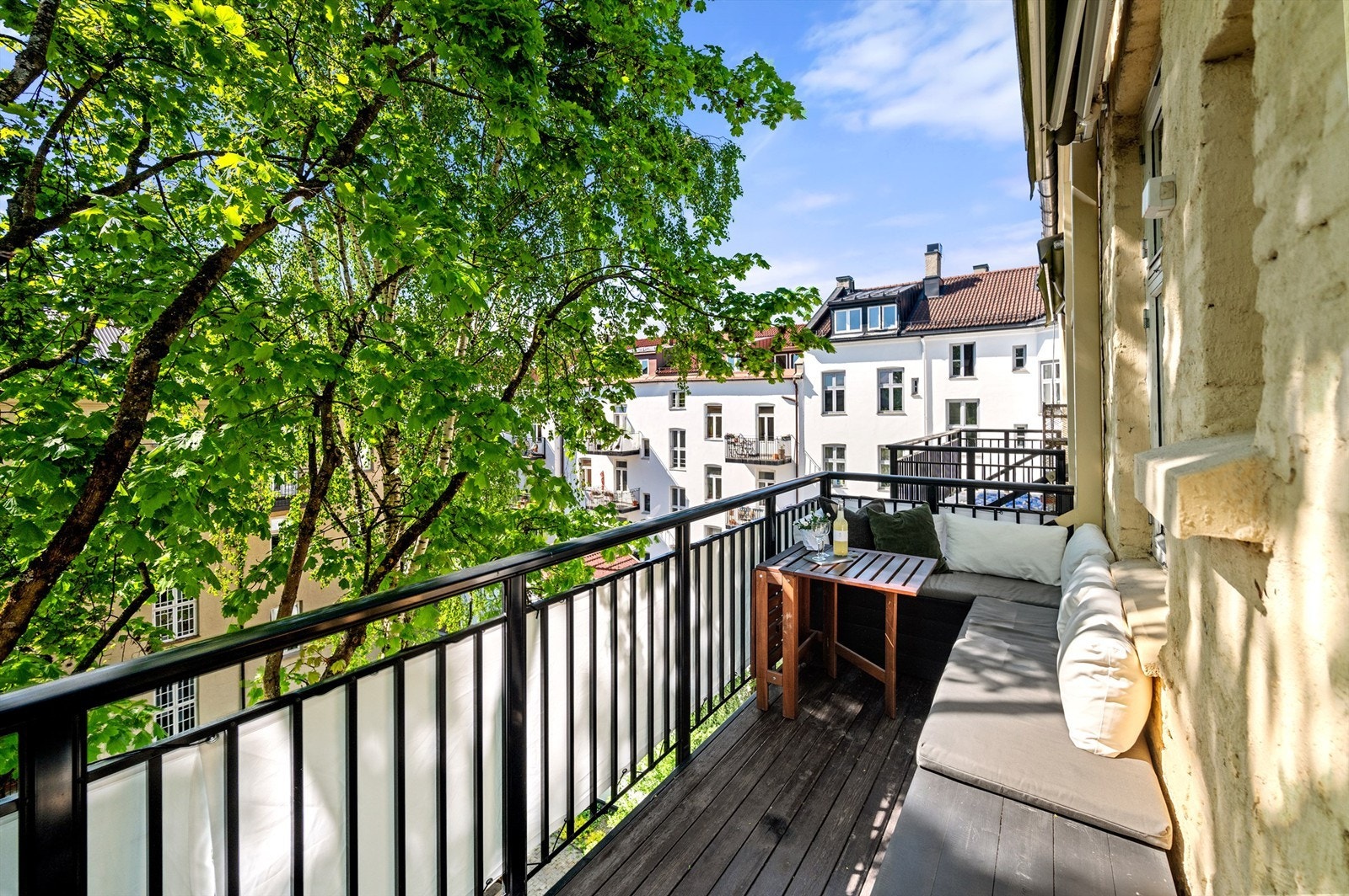 Velkommen til Conradis gate 4! Presentert av Eiendomsmegler Krogsveen avd. Grünerløkka. Galleribilde