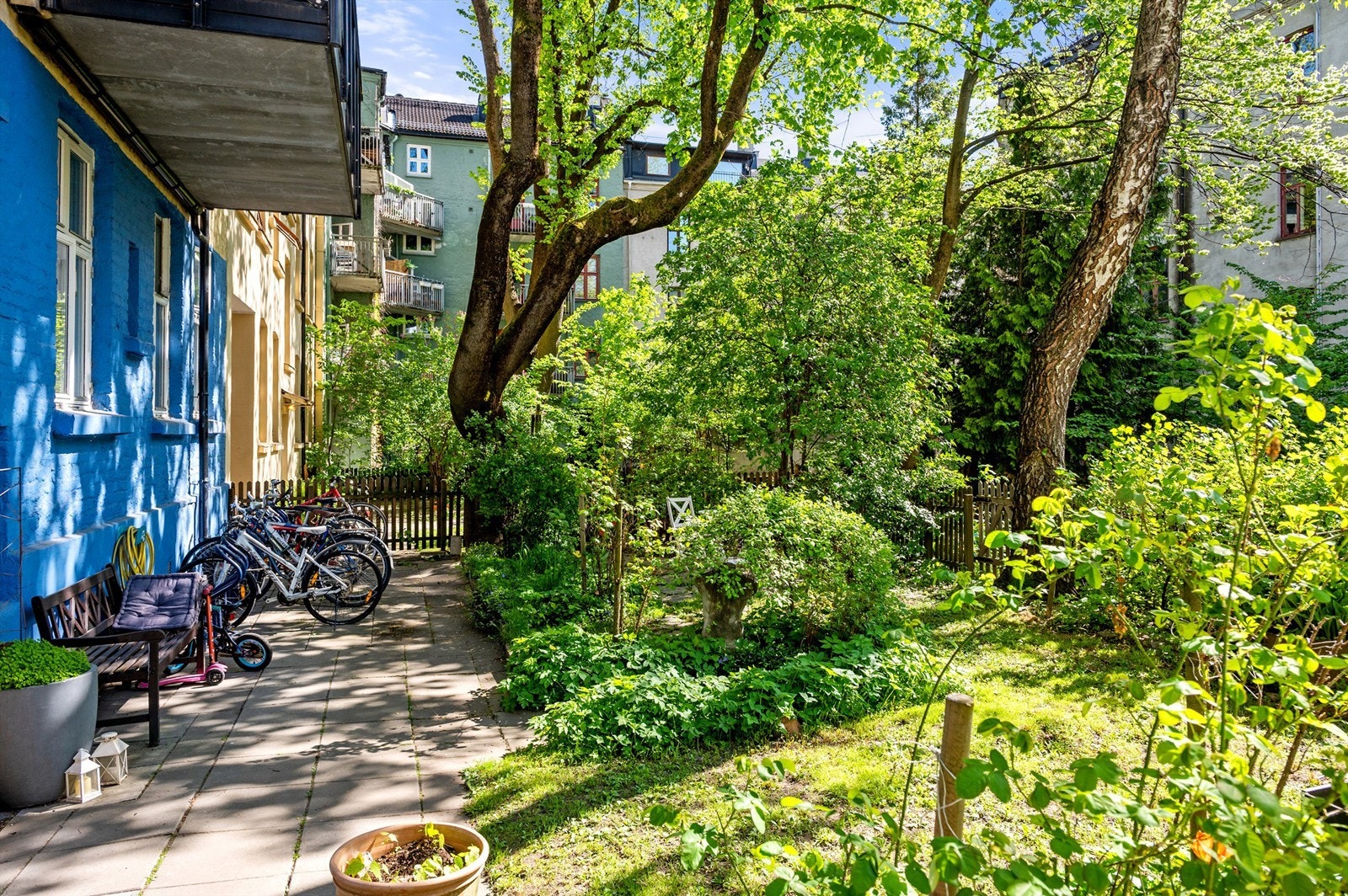 Velkommen til et hyggelig sameie i trafikkstille og rolige omgivelser på Grünerløkka! Galleribilde