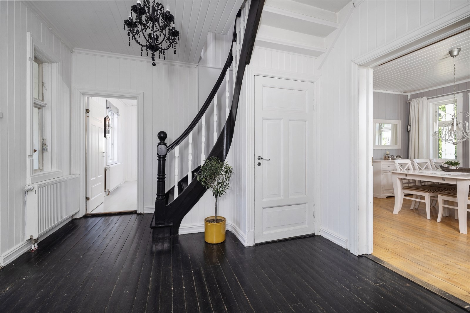 Boligen har en god planløsning med store rom. Galleribilde