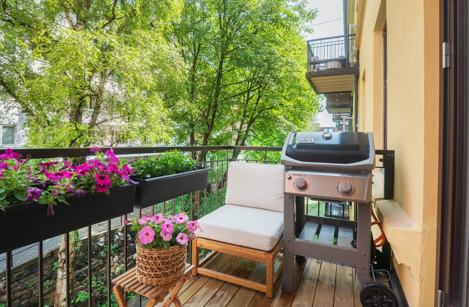 Rolig beliggenhet i indre gård med hyggelig balkong og flotte fellesarealer Galleribilde