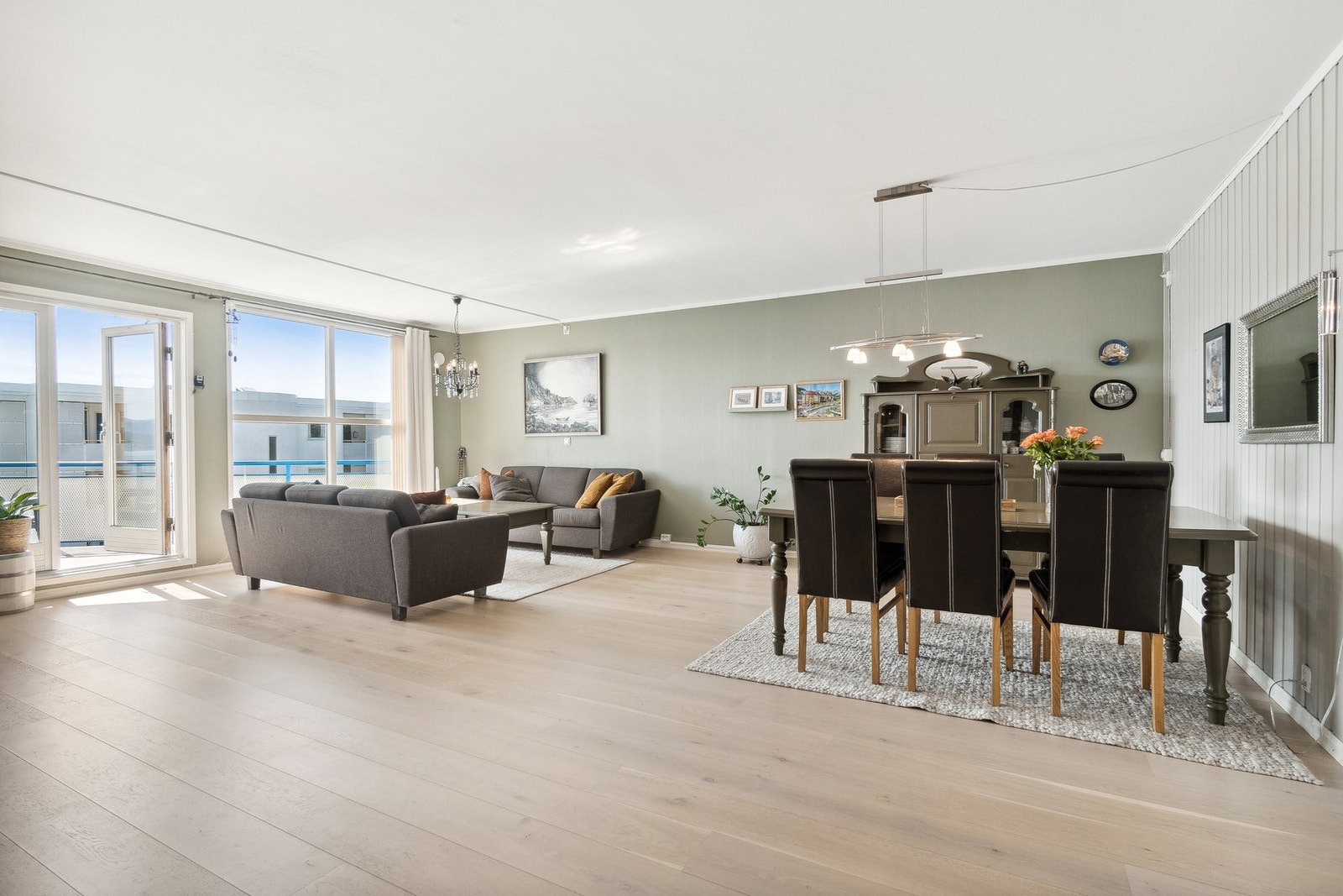 Velkommen til Toftveien 1! Stor og flott topp-/hjørneleilighet! Galleribilde