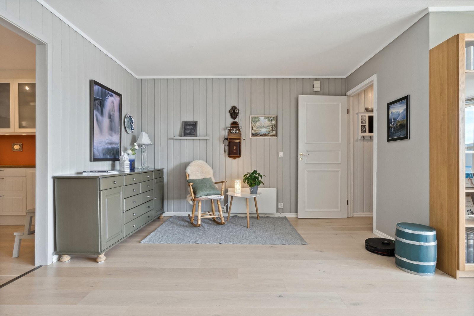 God plass til lesekrok/lagringsplass el. mot entré. Galleribilde
