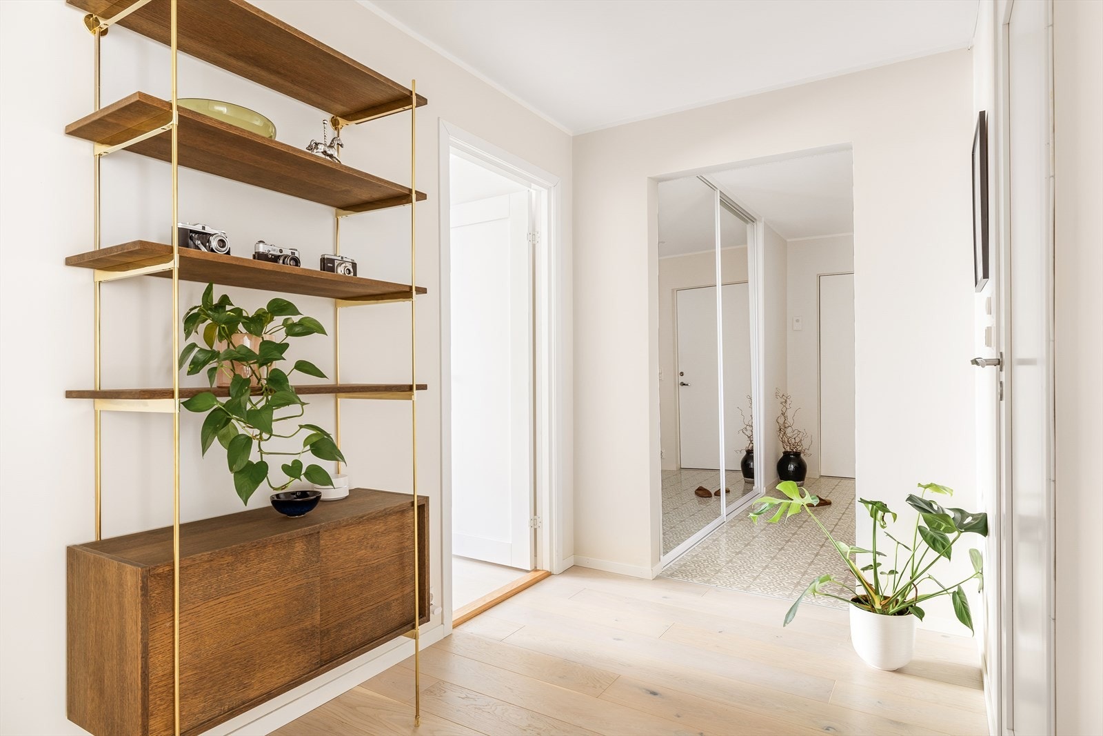 Leiligheten har 2 store soverom (12,8 m² og 11,6 m²). Galleribilde