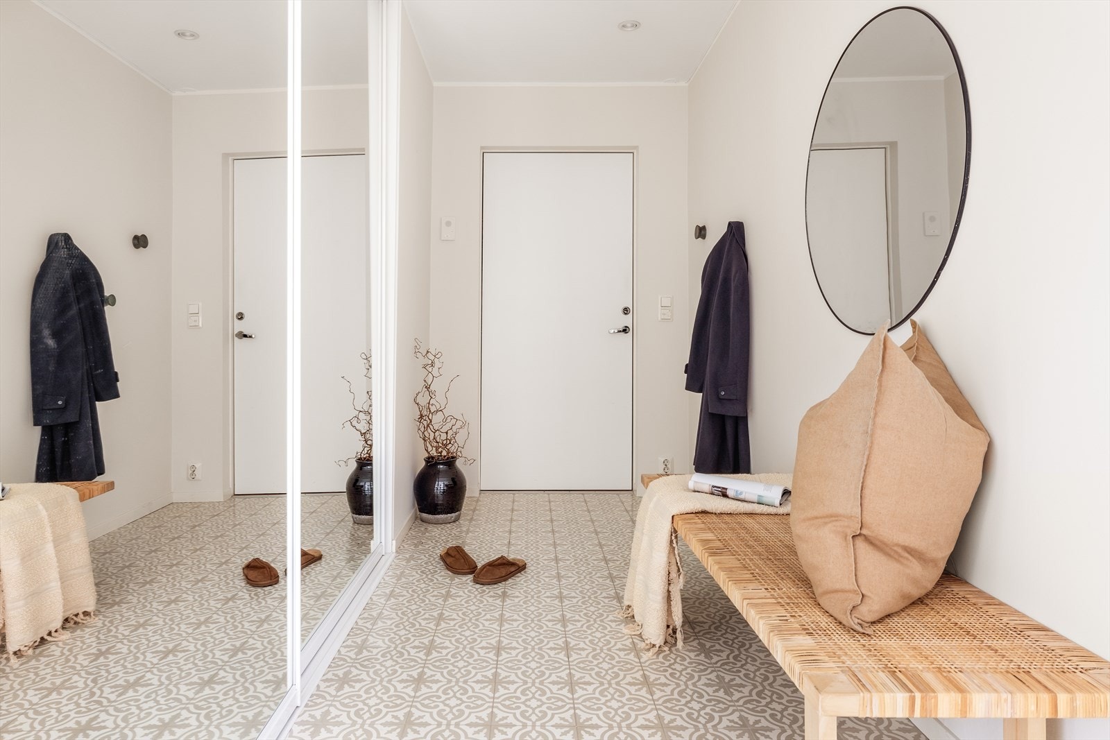 Legg merke til de lekre flisene på gulvet. Galleribilde