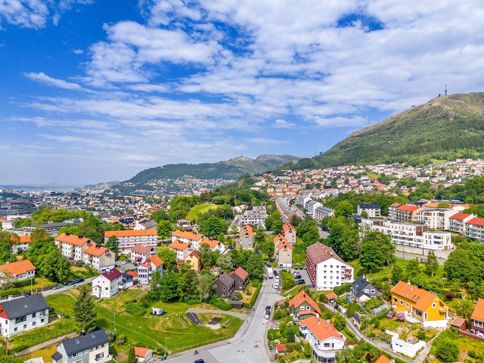 Nærområdet kan skilte med nærhet til "alt" man skulle trenge i en travel hverdag! Galleribilde
