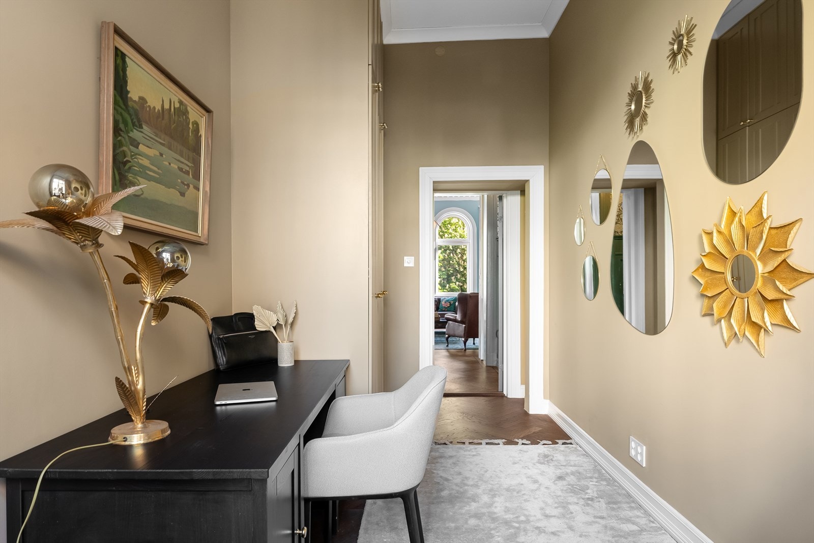 Snekkerbygde skap i soverom 2 og 3. Galleribilde