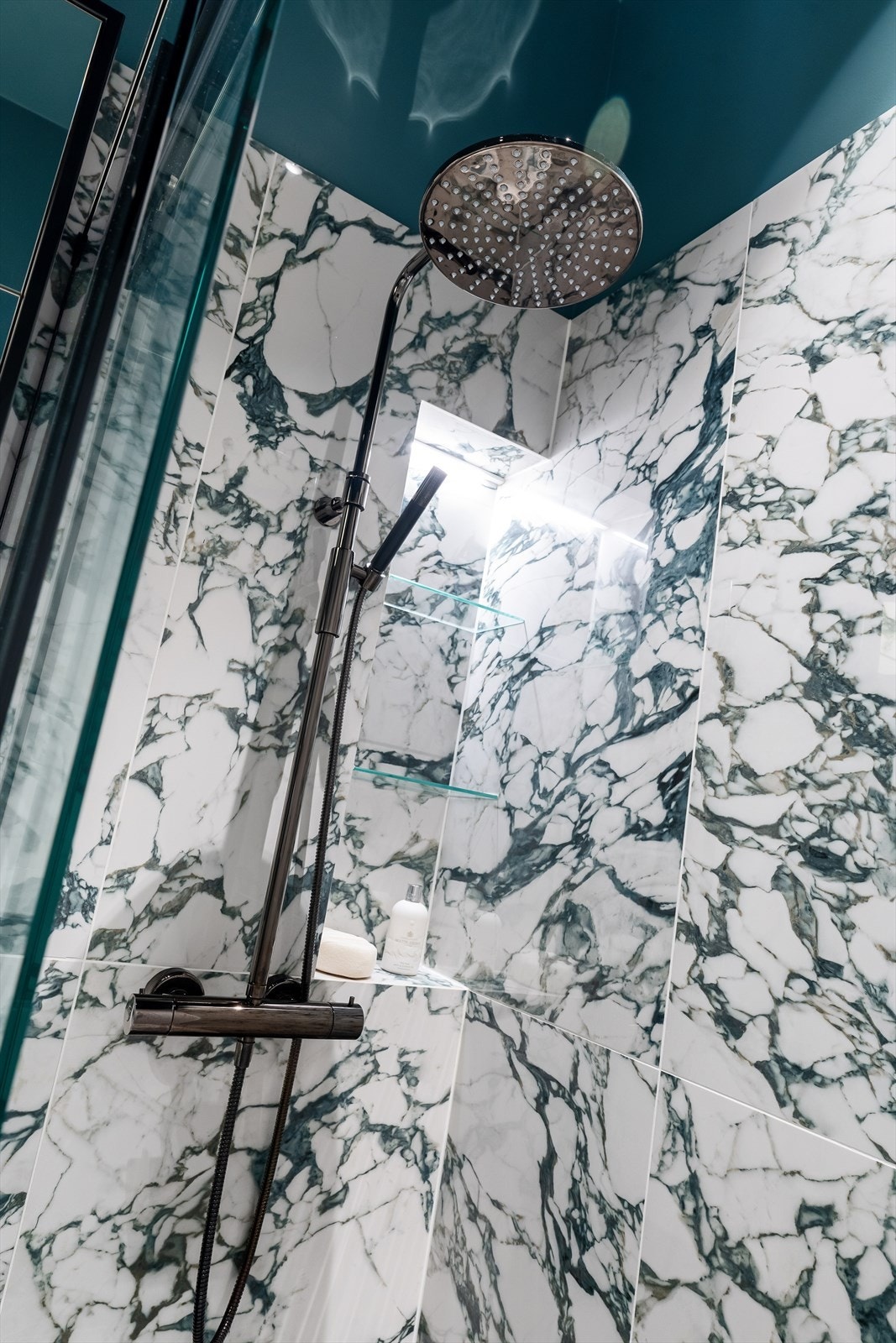 Armaturer er fra Tapwell, denne gangen i Black Chrome. Galleribilde