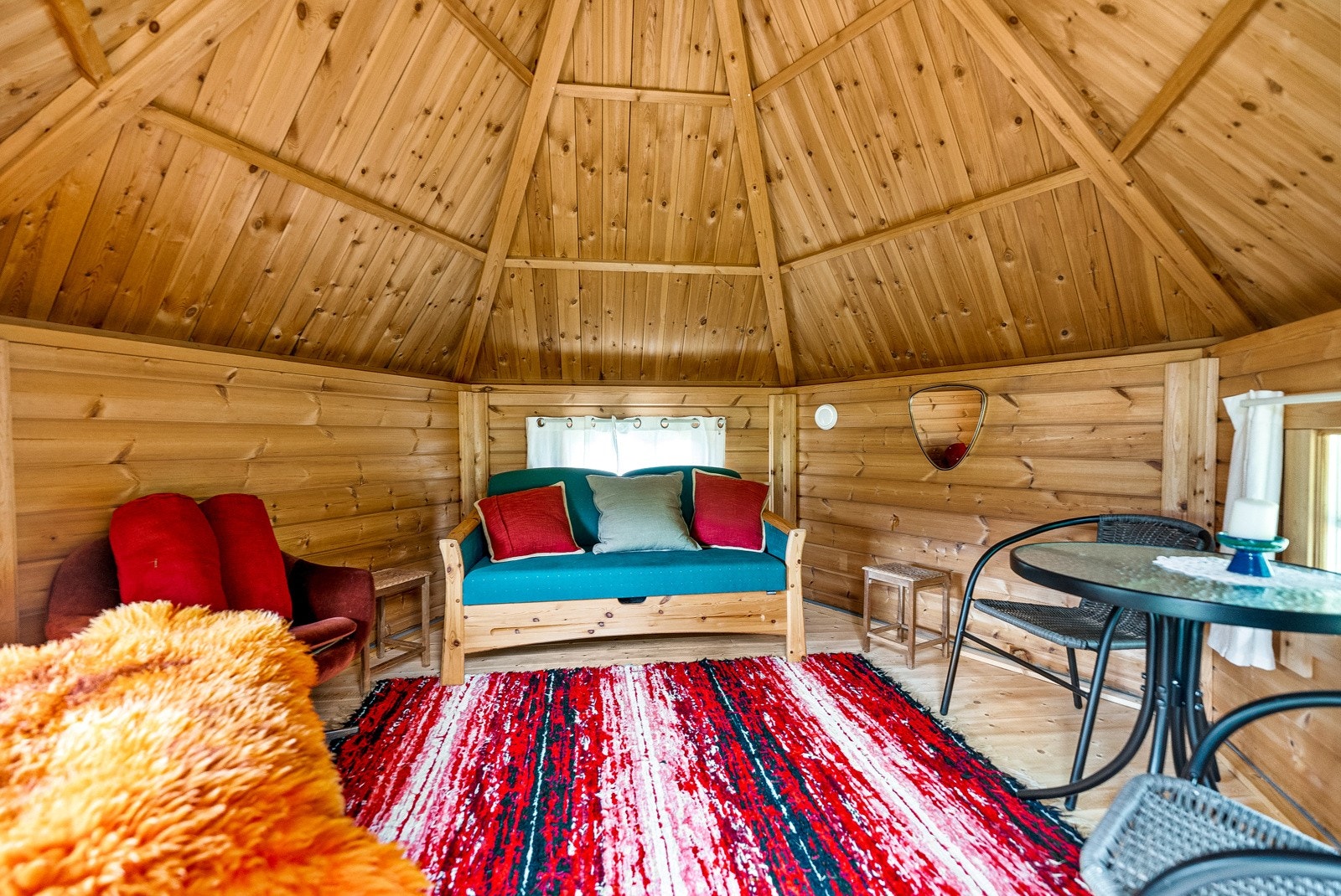 I anneks er det mulig å nyte lange kvelder med familie, venner eller bekjente Galleribilde