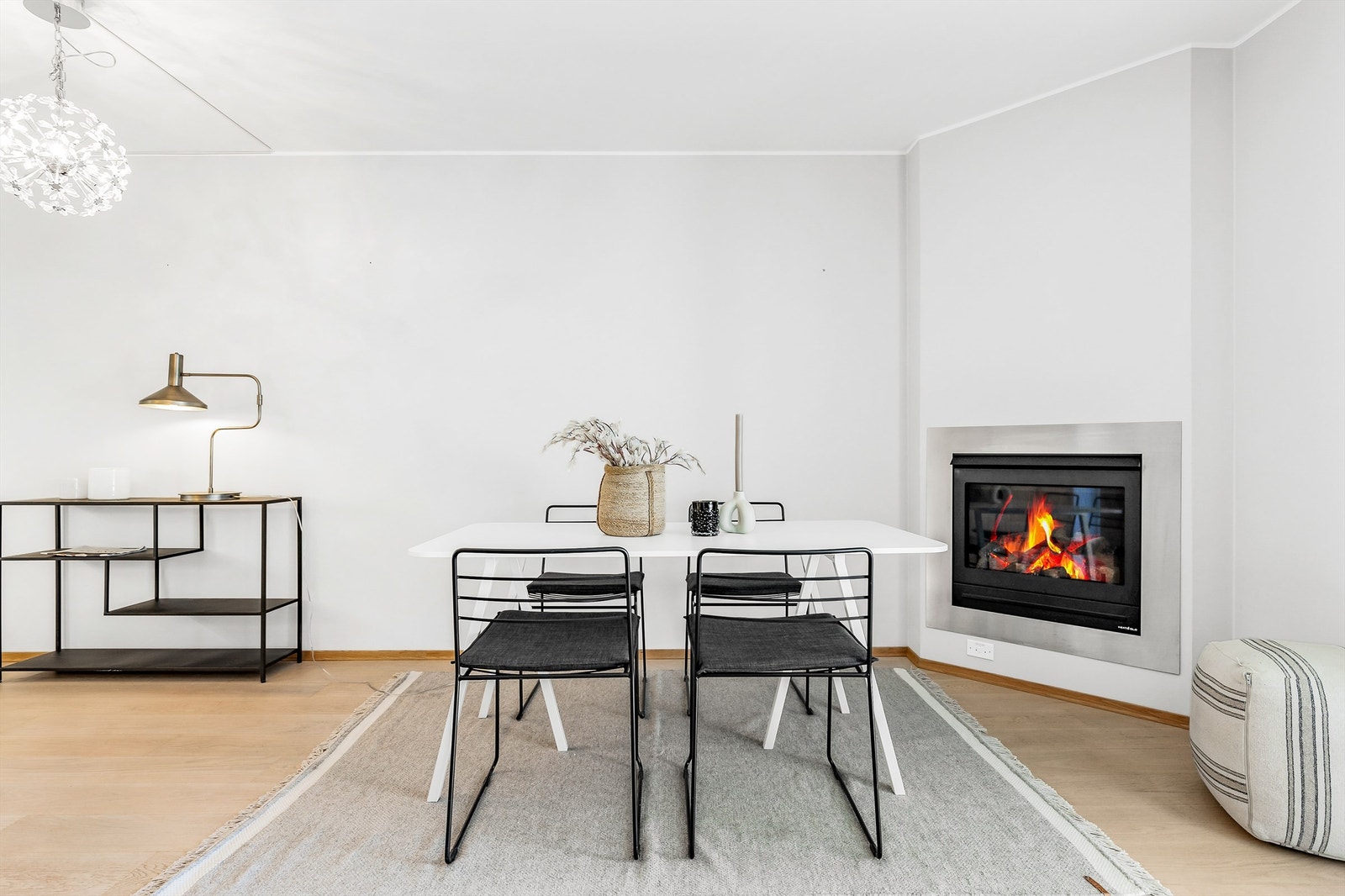 Spisestue. Galleribilde