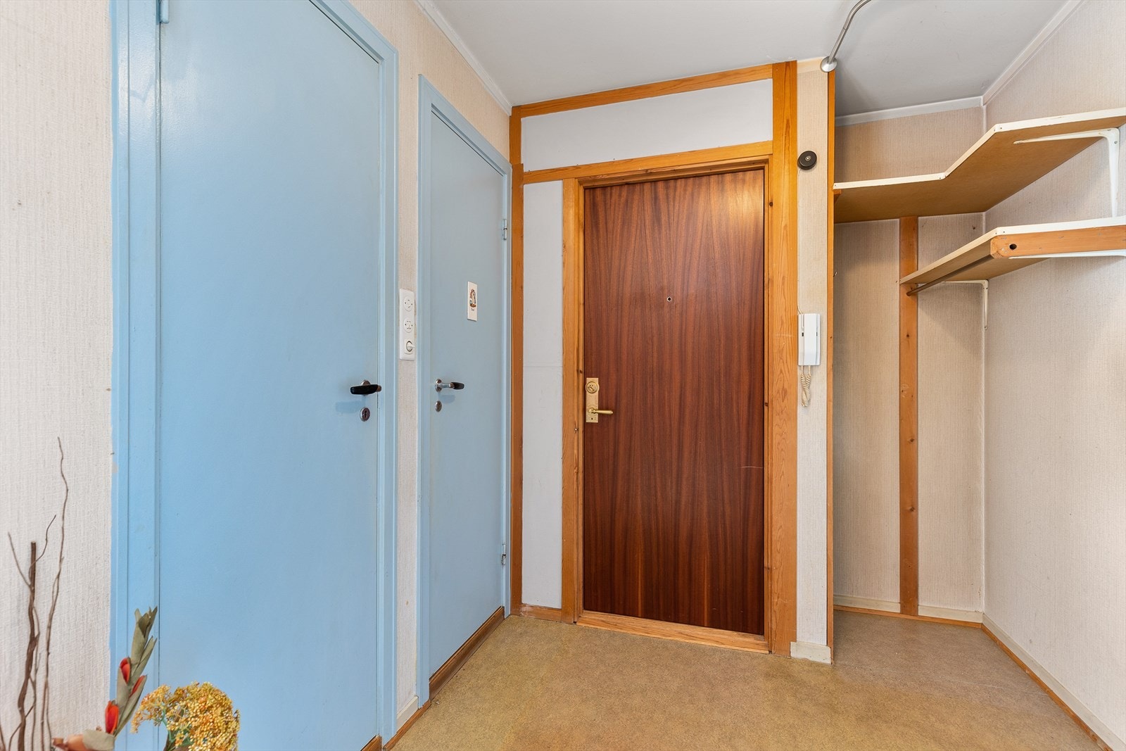 For ytterligere oppbevaring har leiligheten 2 boder med et samlet areal på 13 m². Her har man gode lagringsmuligheter av både klær, sko, sykkel, ski og annet utstyr. Galleribilde