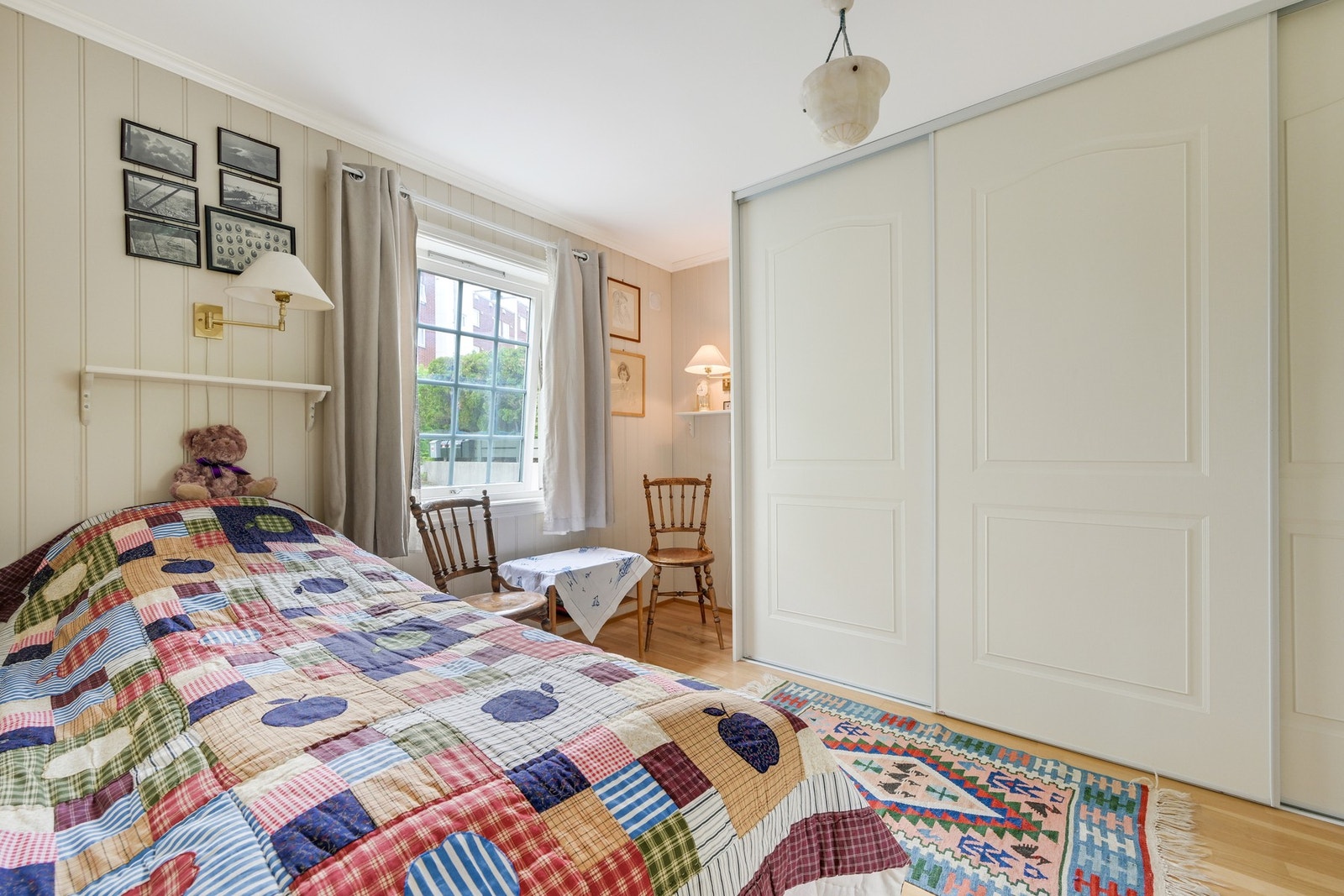 Hovedsoverom i 1. etasje. Galleribilde