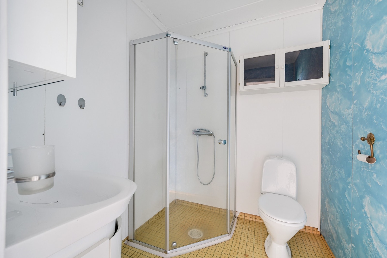 Bad/wc i hybel 1 i underetasjen. Galleribilde