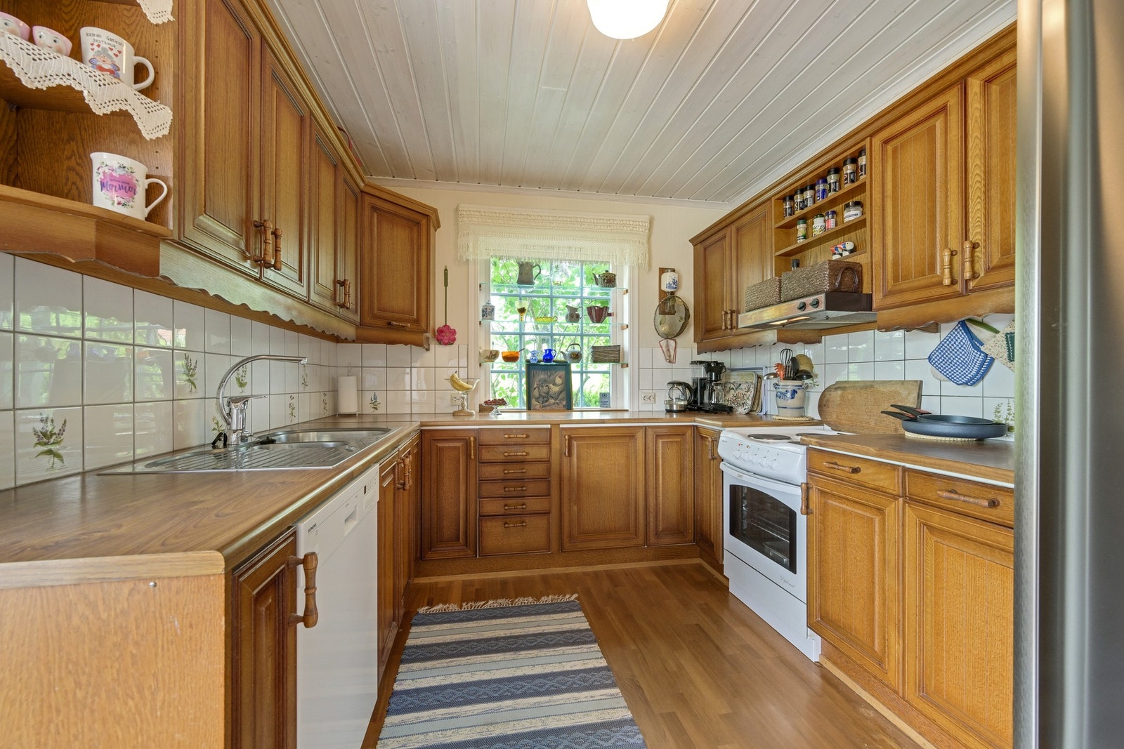 Praktisk og lettstelt kjøkken. Galleribilde