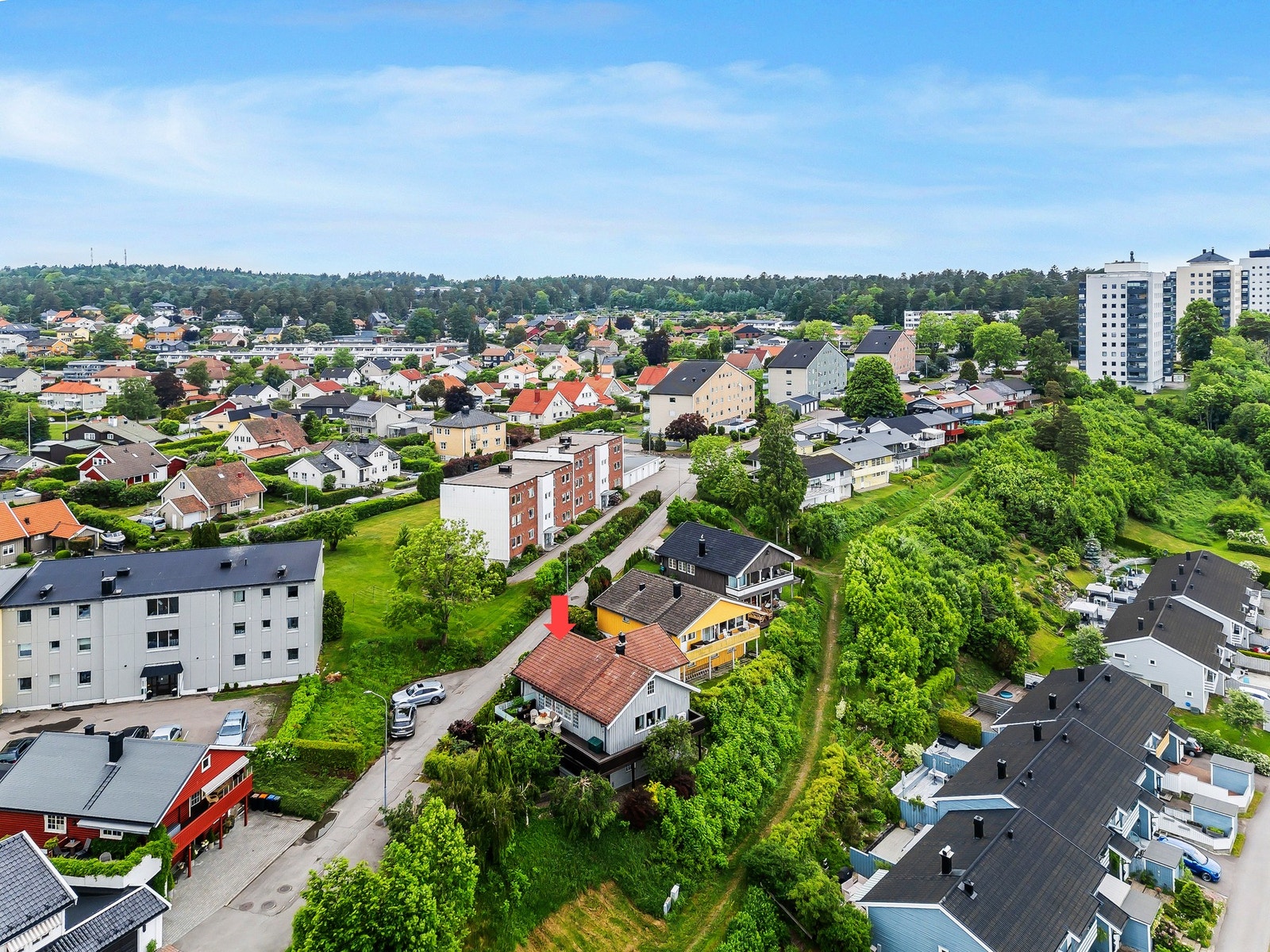 Boligen er beliggende innerst i blindvei. Galleribilde