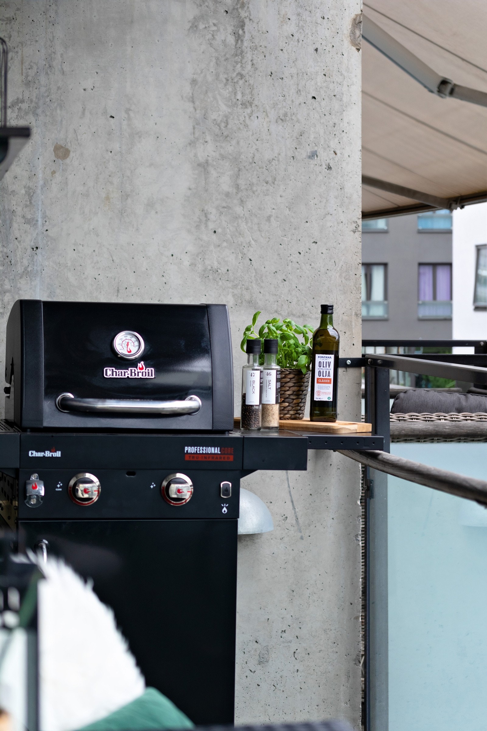 Muligheter for å grille og kose seg på terrassen Galleribilde