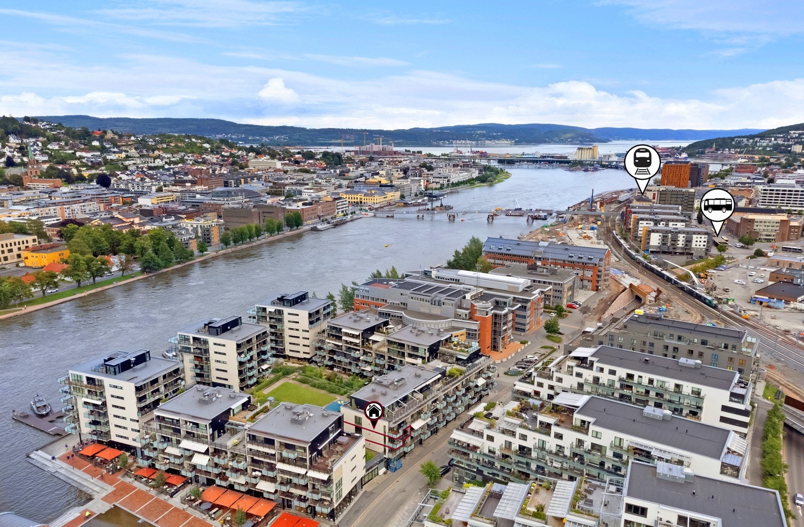 Stor innholdsrik selveier endeleilighet med 2 balkonger og garasjeplass | vender inn mot rolig parkmessig atrium | kun 8 minutters gange til tog- og busstasjon Galleribilde