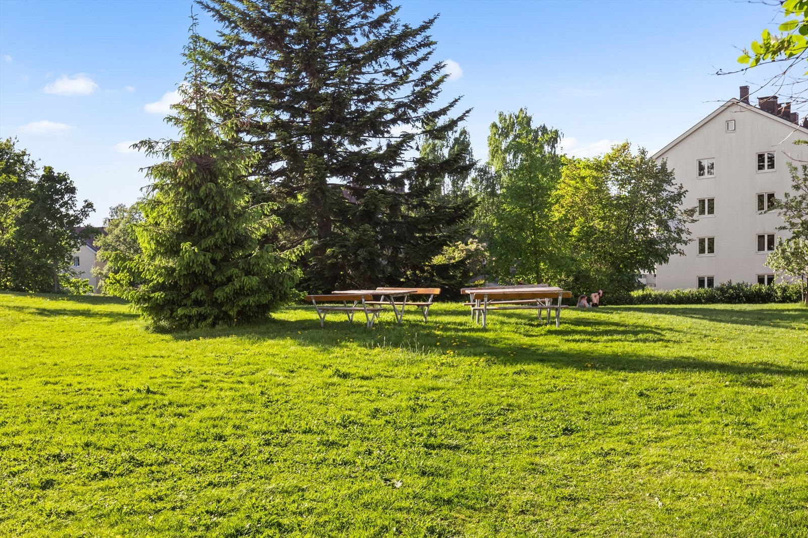 Området byr på hyggelige sittegrupper Galleribilde