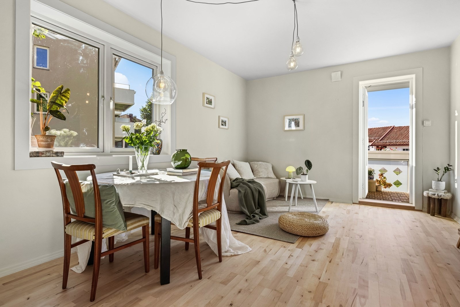 Leiligheten har en god stand med mange moderniseringer i nyere tid! Galleribilde