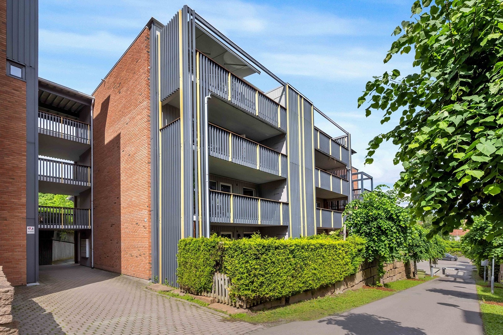 Et rolig og hyggelig sameie i særdeles frodige og fine arealer Galleribilde