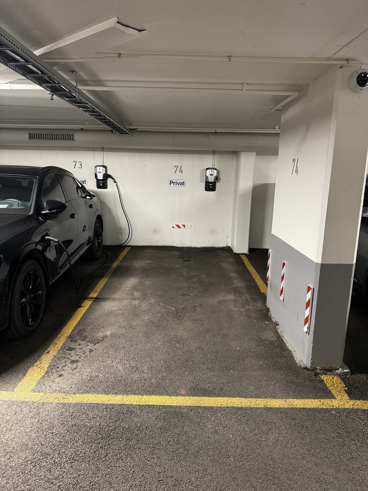 Stor og fin plass med lader Galleribilde