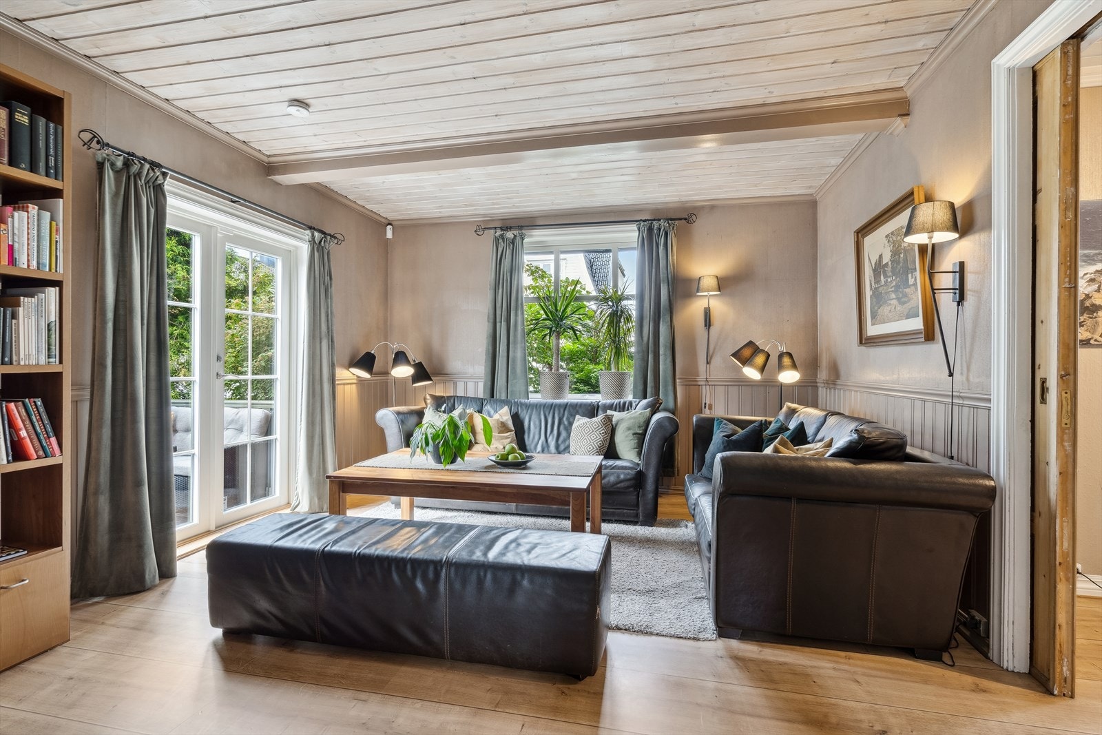 Stue med utgang til terrasse Galleribilde