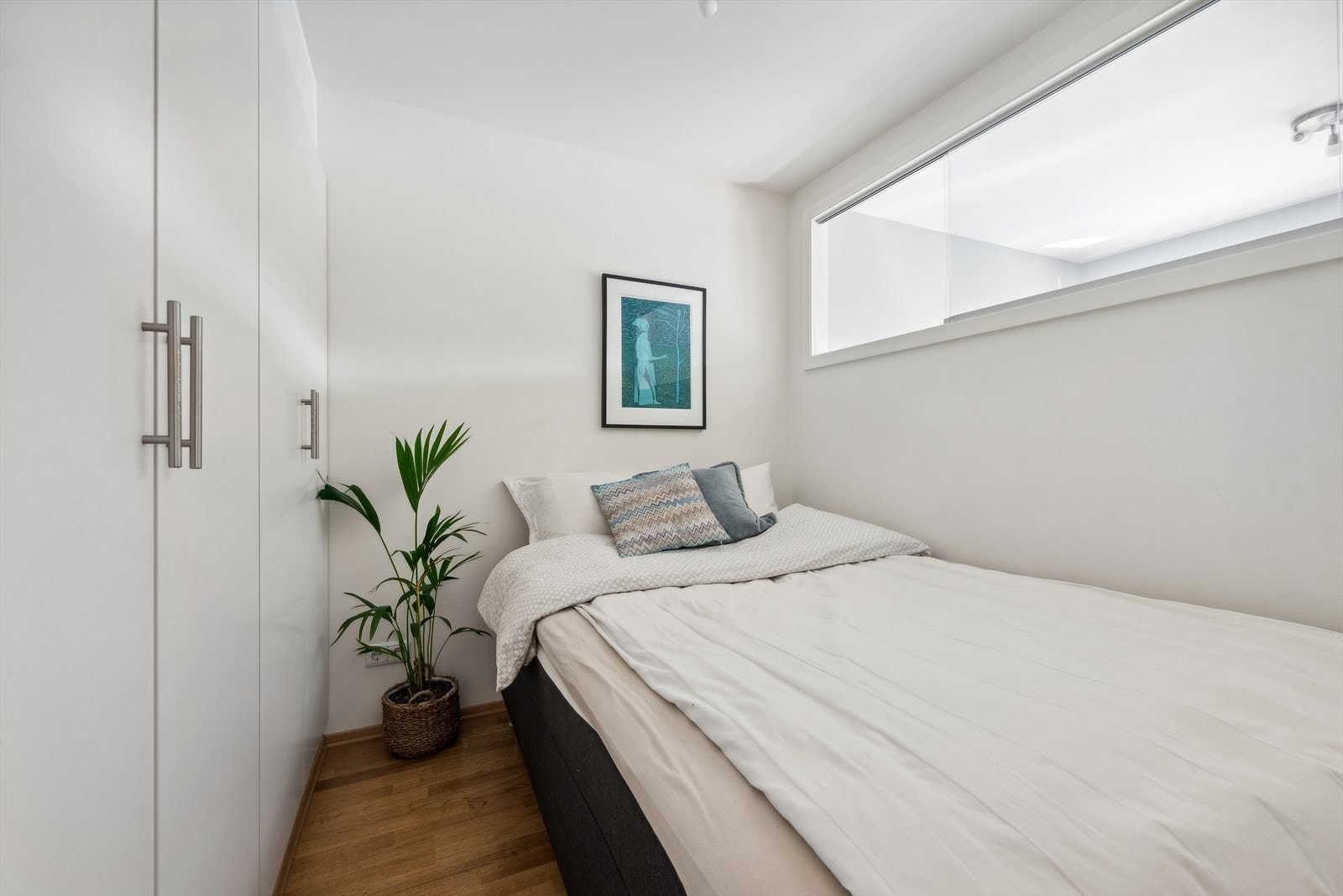 Leiligheten har videre en sjarmerende sovealkove med plass til både seng og garderobeskap. Galleribilde