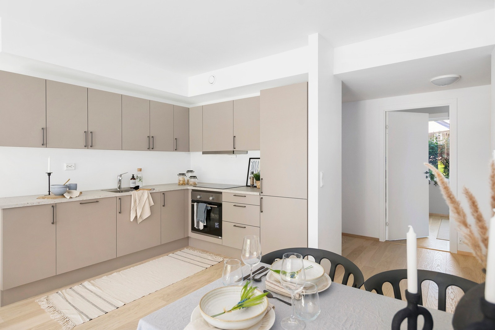 God plass til spisestue i tilknytning til kjøkken. Galleribilde