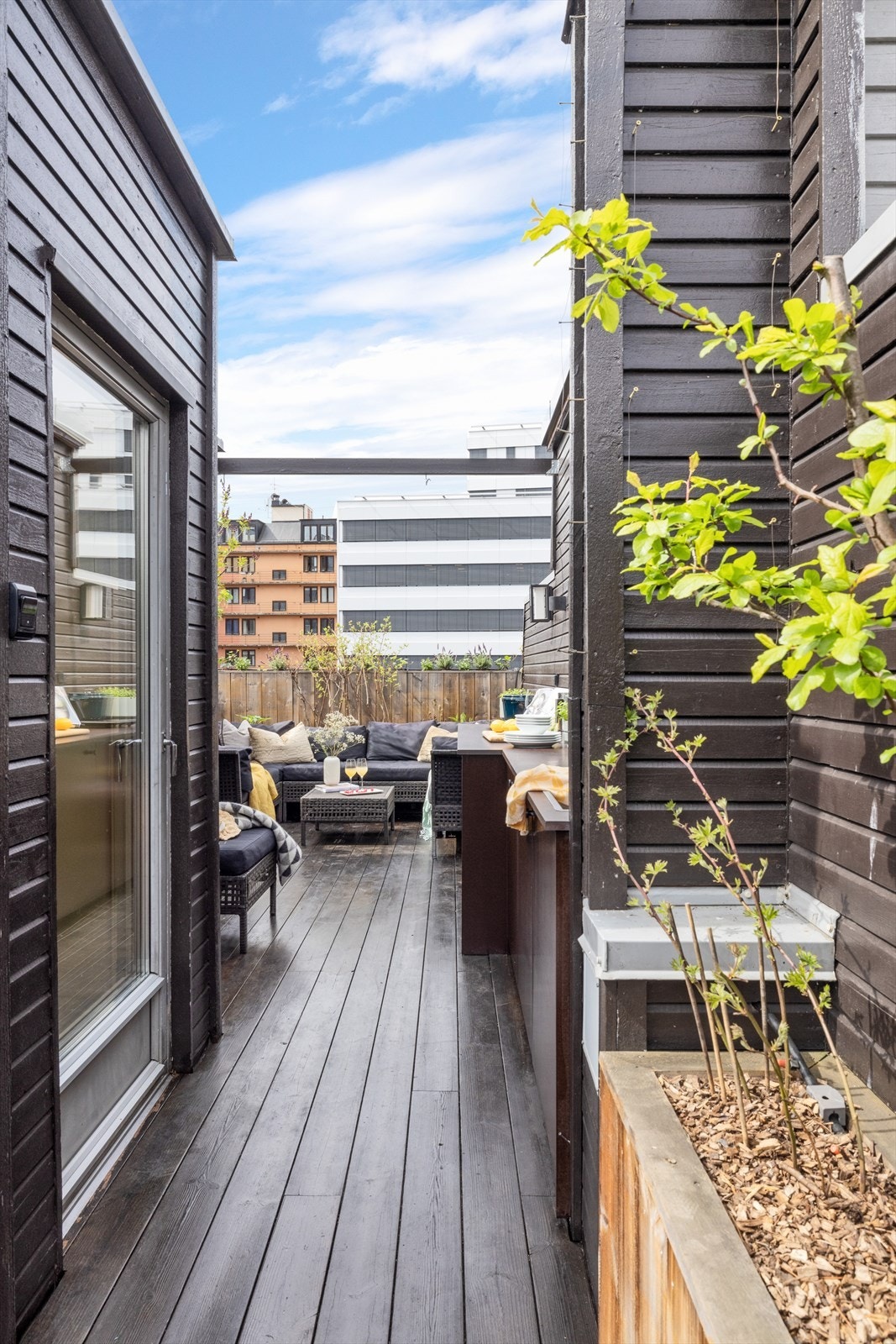 - Ca. 26 m² stor takterrasse med svært gode solforhold på sommerstid - Galleribilde