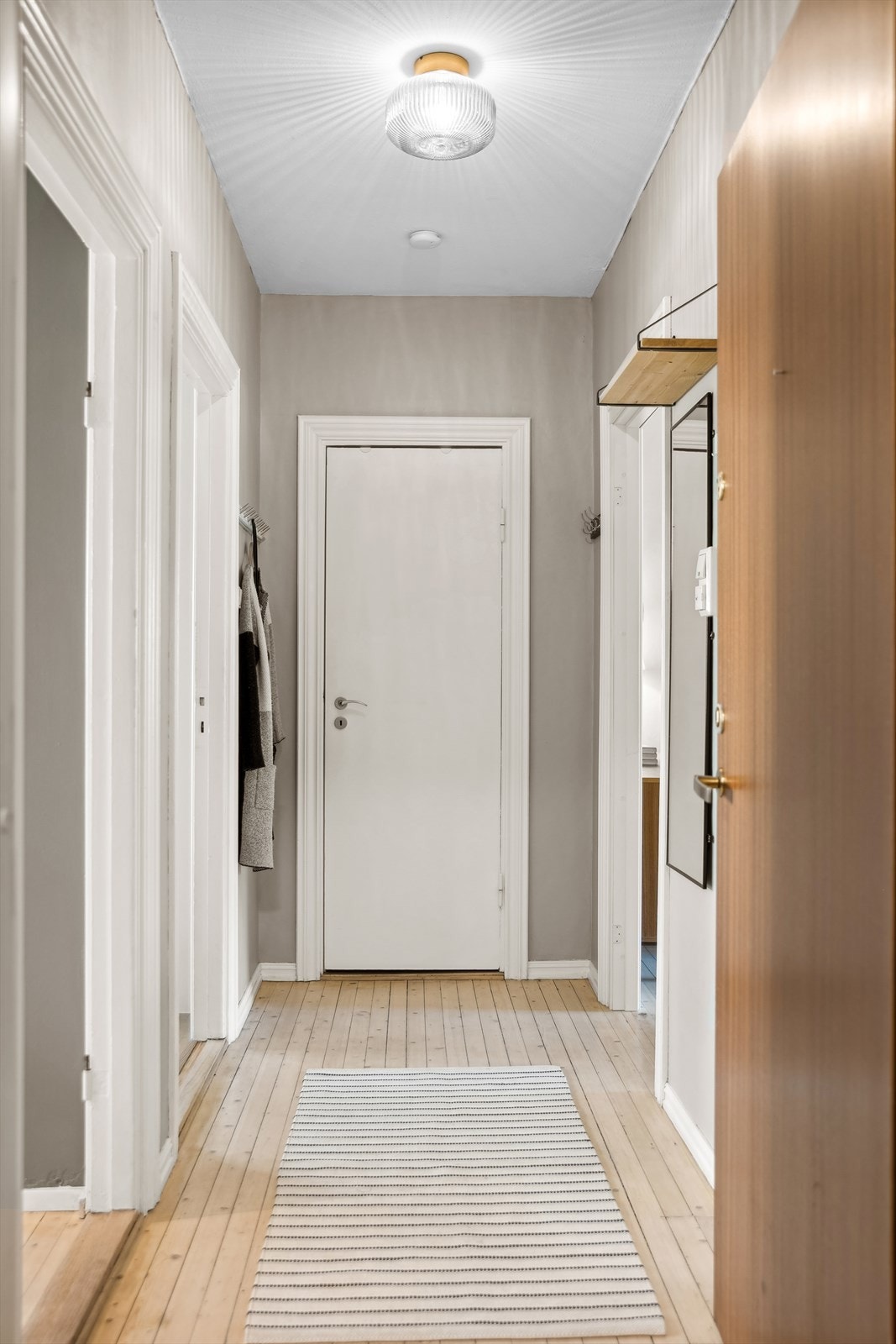 Boligen er enkel å innrede etter enhver smak. Kom på visning for videre planlegging! Galleribilde