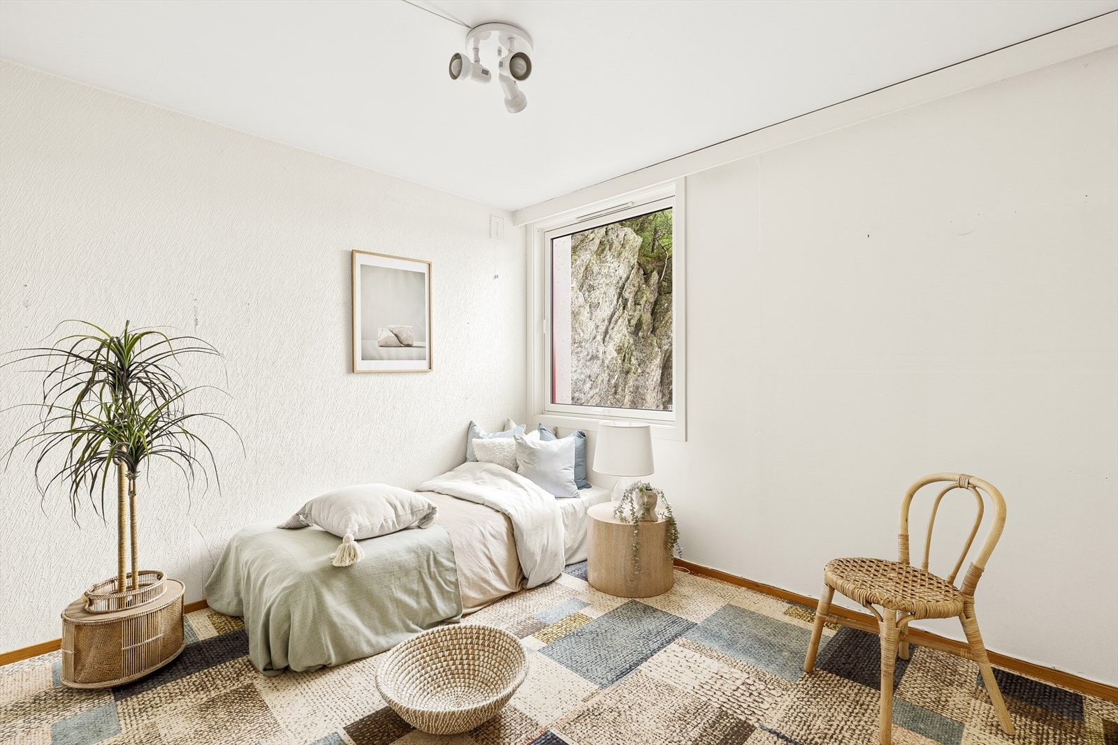 Soverom nr. 1 med stor skyvedørsgarderobe Galleribilde