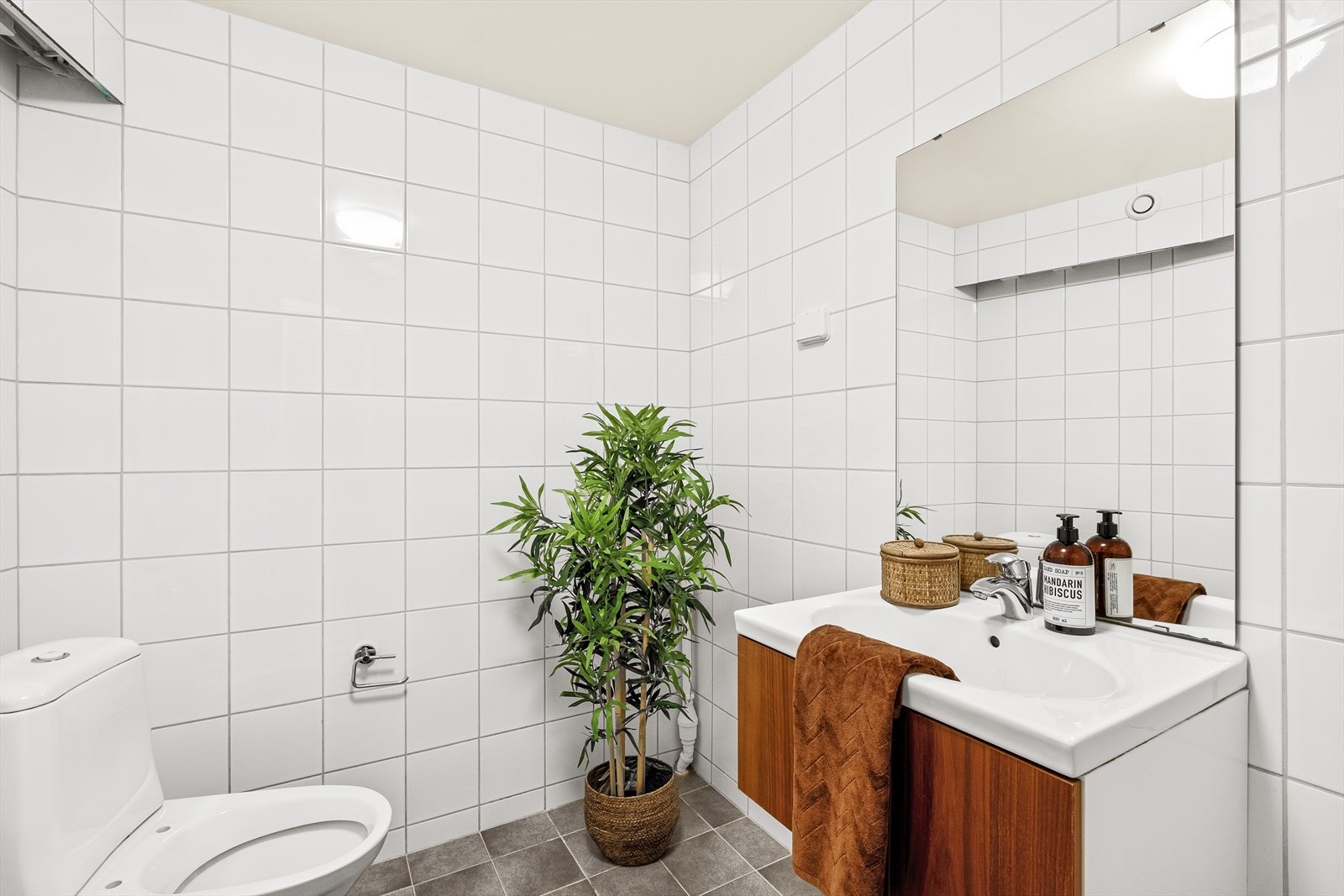 Bad med opplegg for vaskemaskin Galleribilde