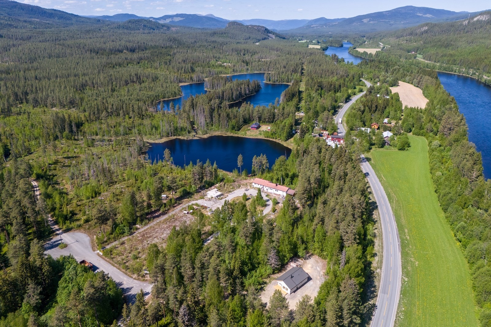 Det er flere tjern i området. Galleribilde