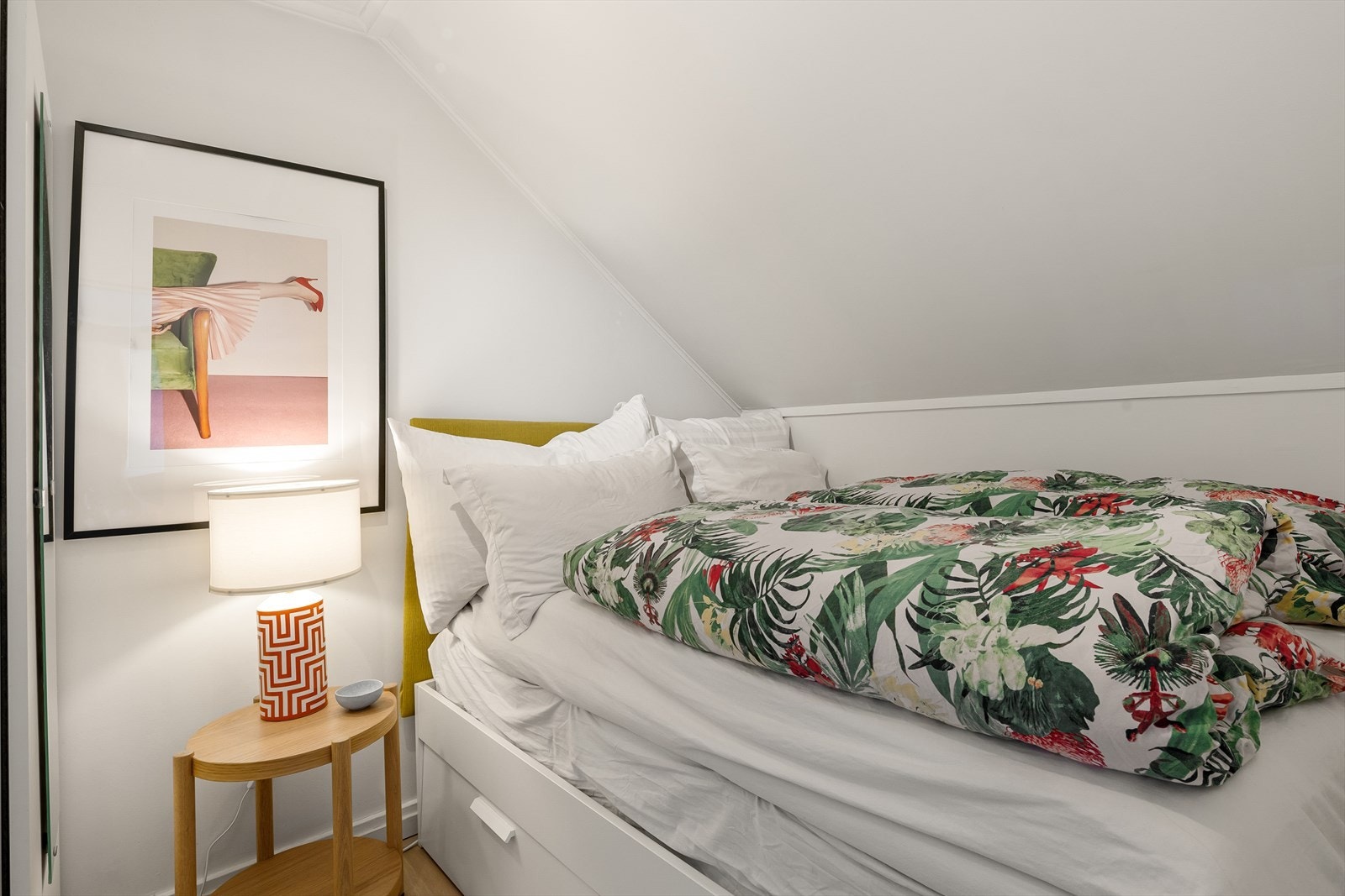 Sovealkoven er på 6,7 m² og har plass til dobbeltseng. Galleribilde