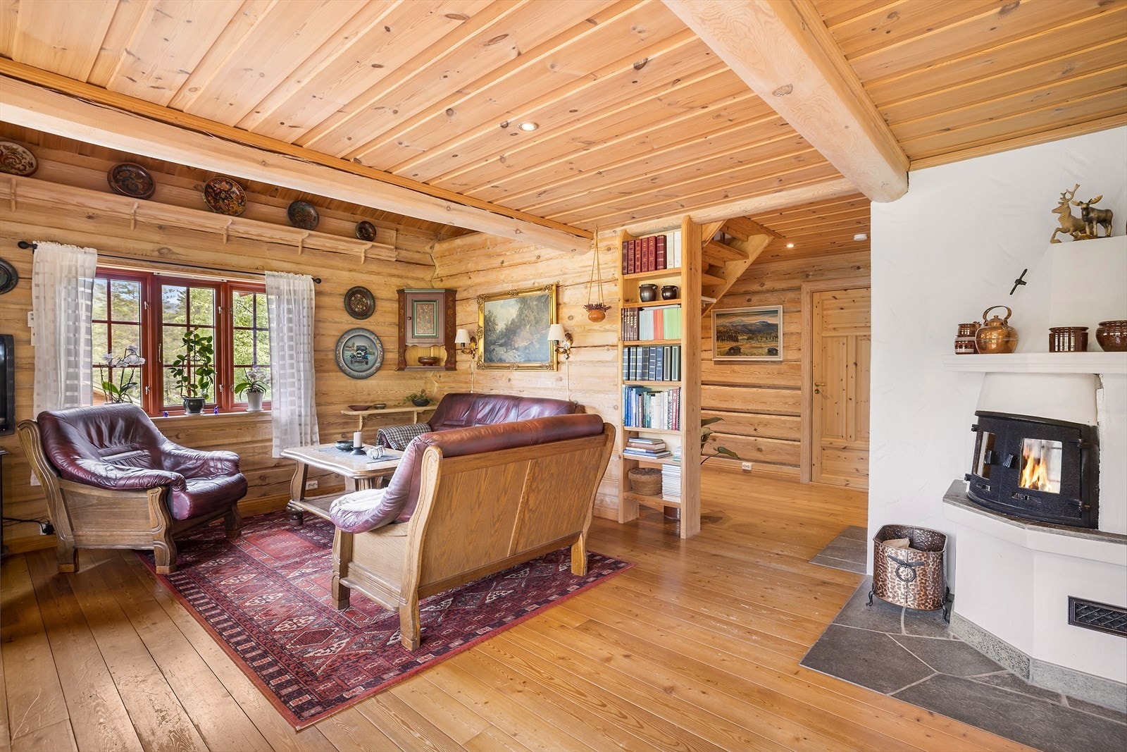 TV stue med peis Galleribilde