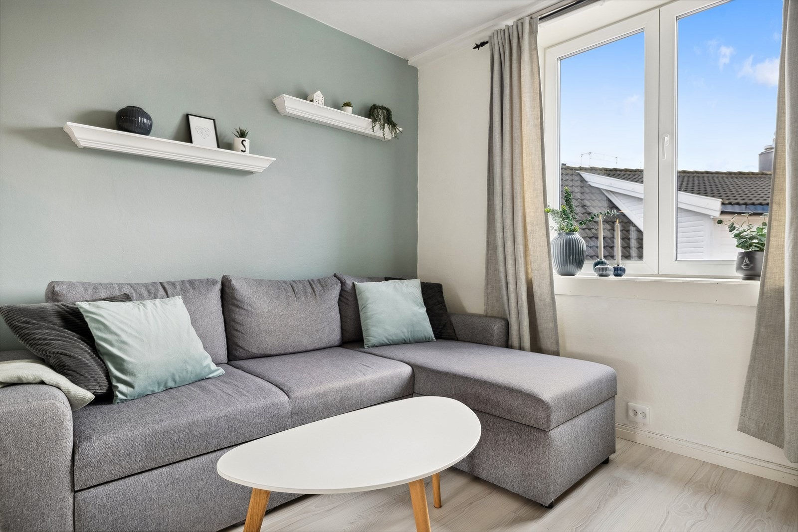 Sofakrok med god plass til sofa Galleribilde