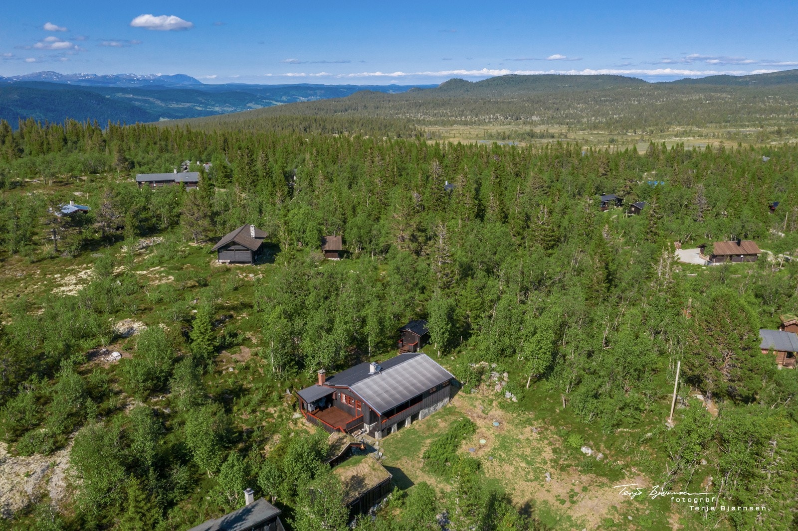 Med naturen som nærmeste nabo er det bare å ta på skoene og komme seg ut Galleribilde