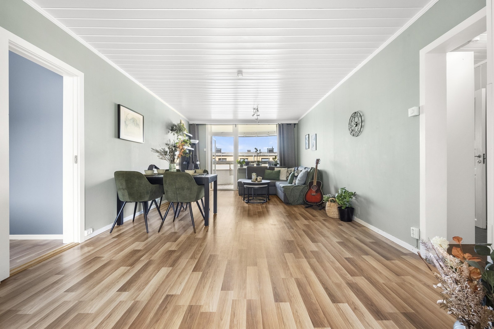 Stuen er stor og romslig. Galleribilde