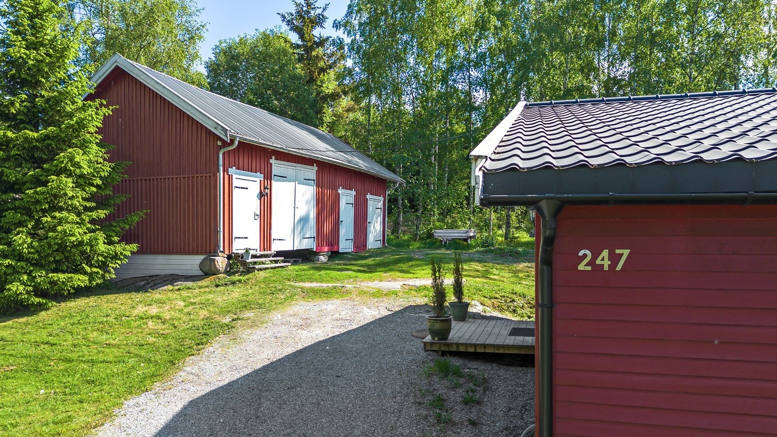 Eldre uthus med god plass og godt potensiale. Galleribilde