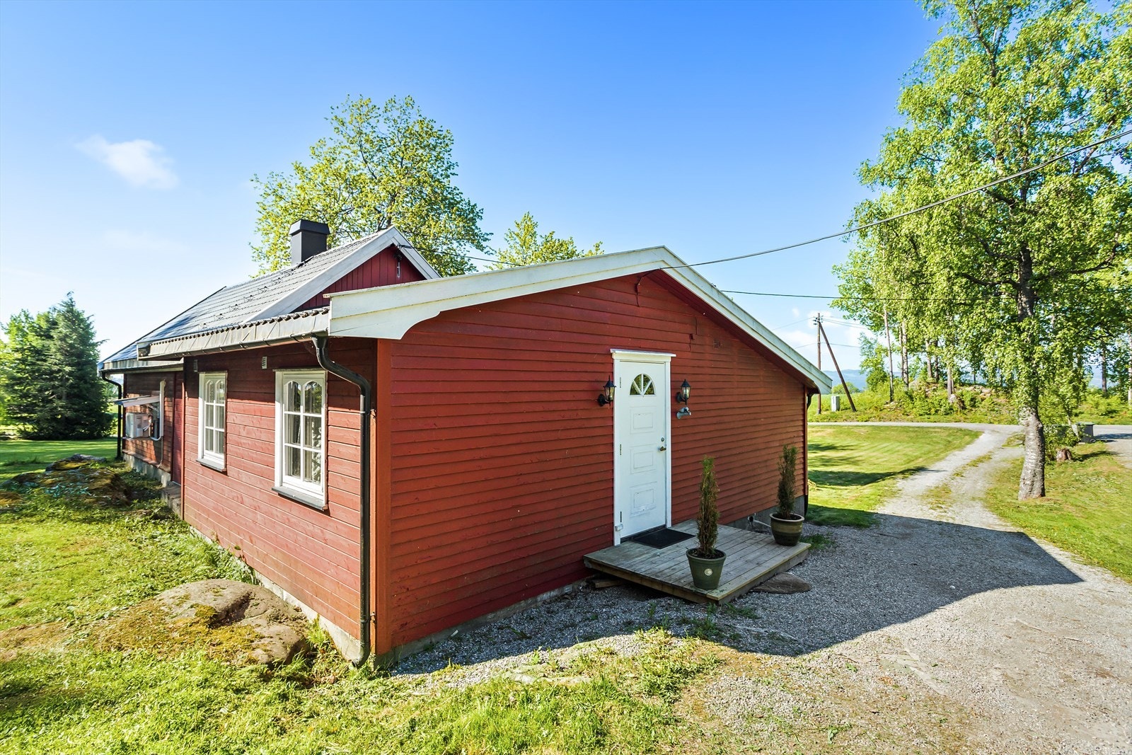 Hus med stor tomt og naturskjønne omgivelser Galleribilde