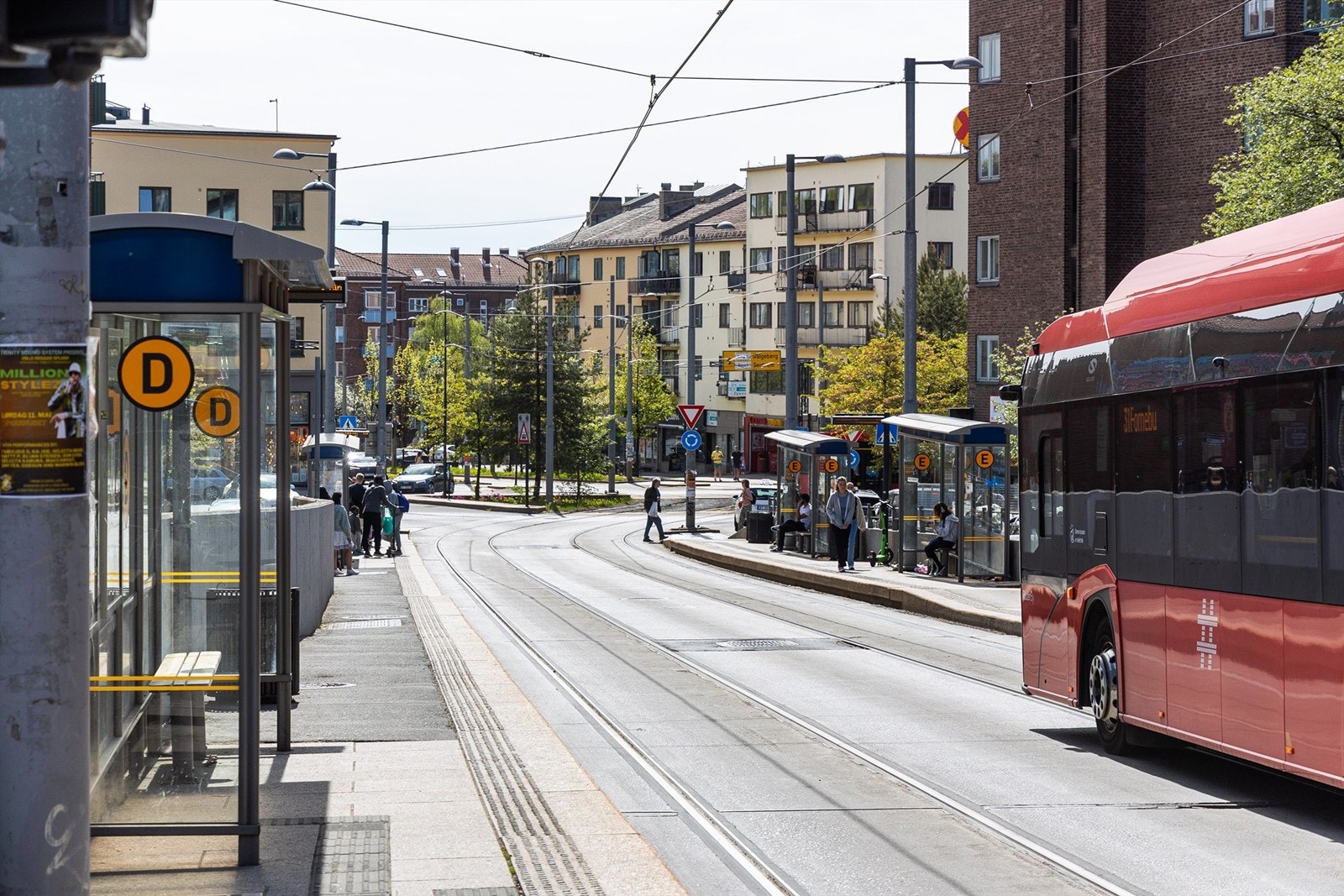 Fra leiligheten til nærmeste buss, trikk eller t-bane bruker du 3 minutter! Galleribilde