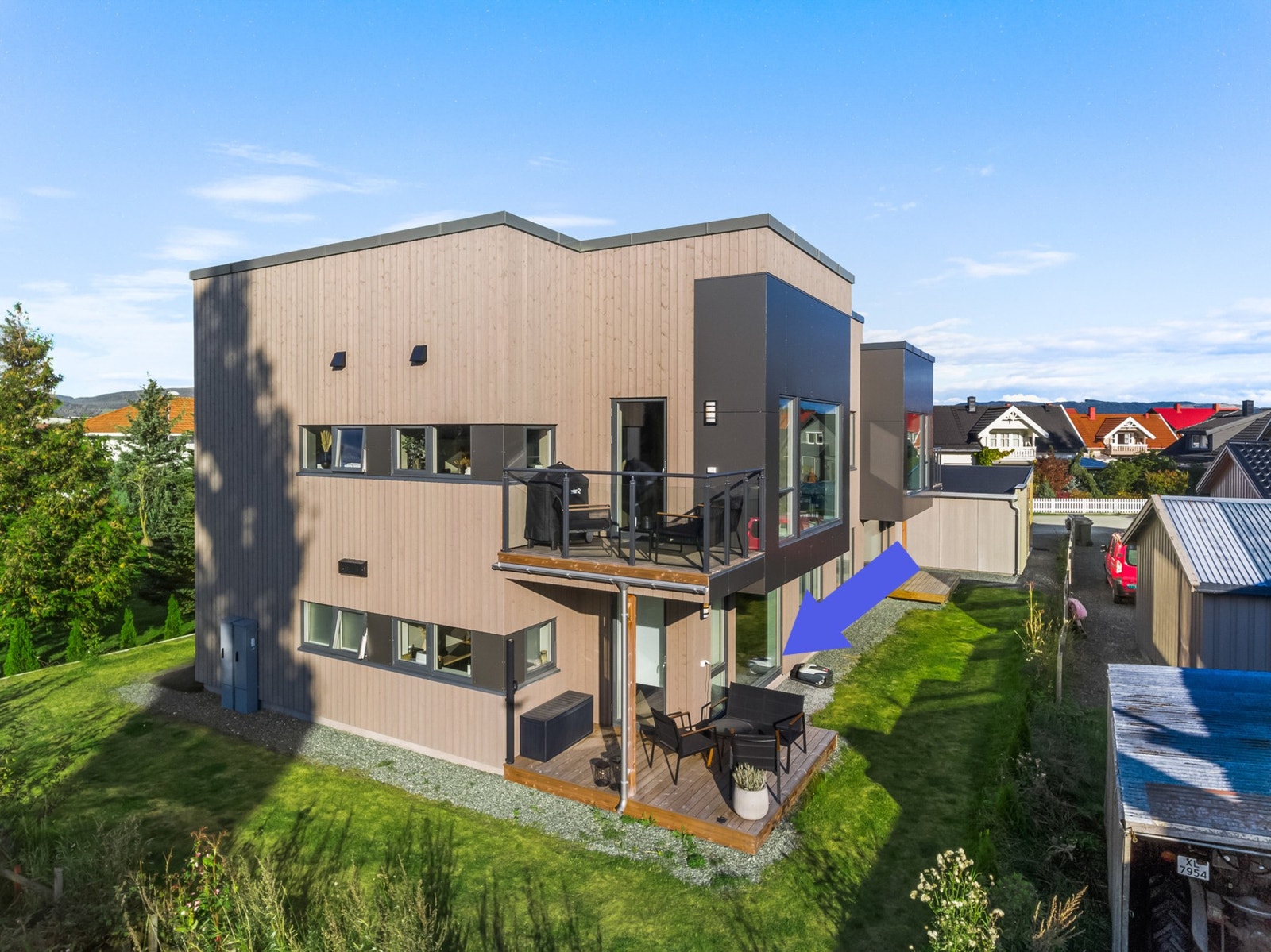 Velkommen til Tindvegen 49 B - presentert av Maren Bjørken v/EiendomsMegler 1. Galleribilde