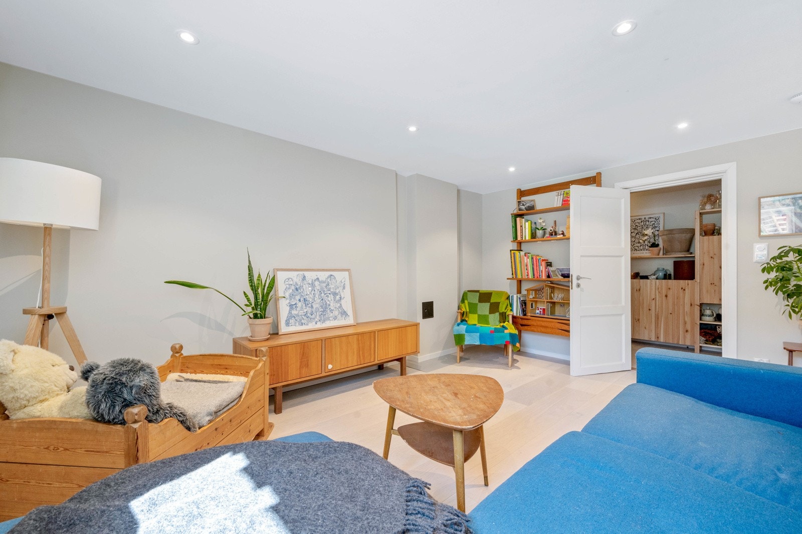 Rommene ble pusset opp i 2021. Drenering, vindusutskifting og radonbrønn fra 2020. Takhøyde 2,09. Galleribilde