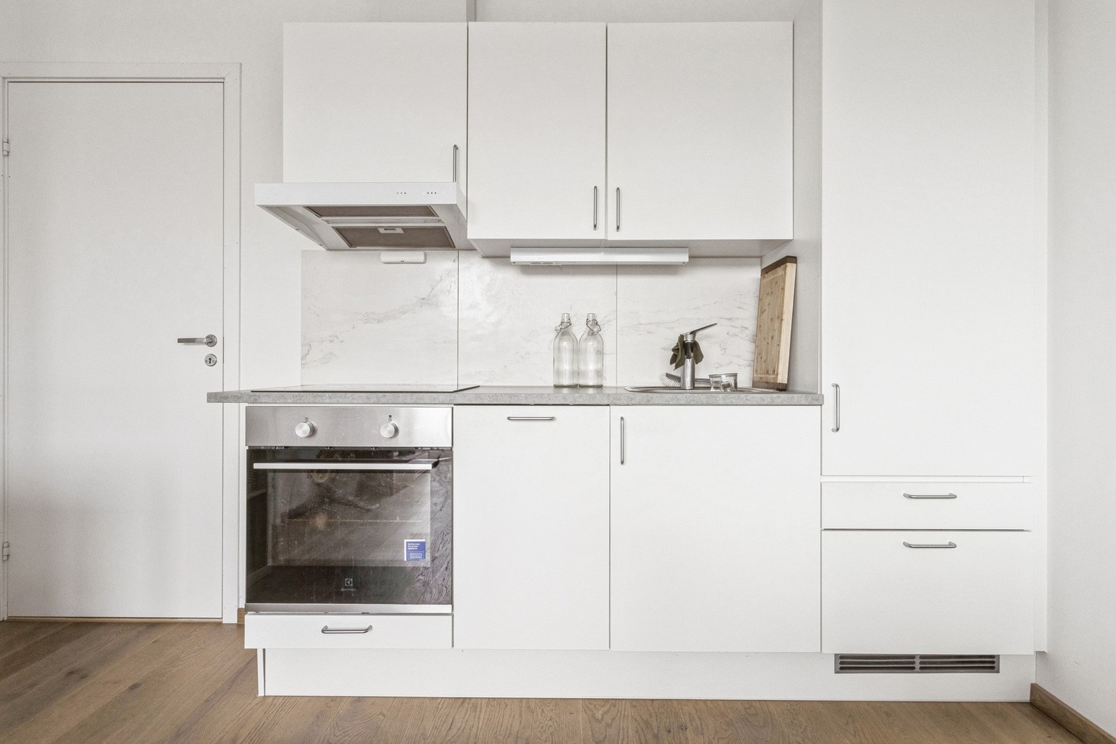 Kjøkken med integrerte hvitevarer. Galleribilde