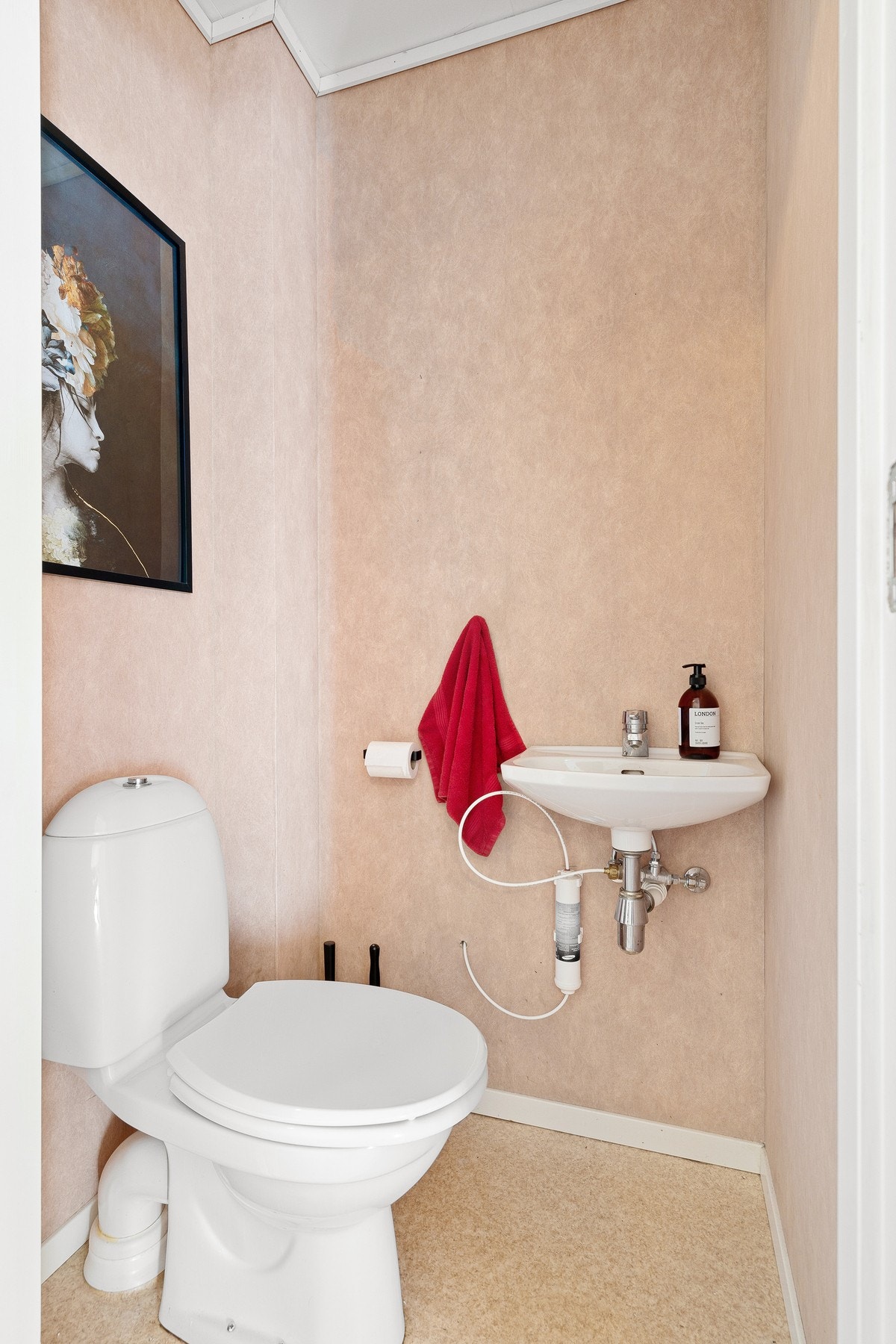WC i gangen ved inngangspartiet Galleribilde