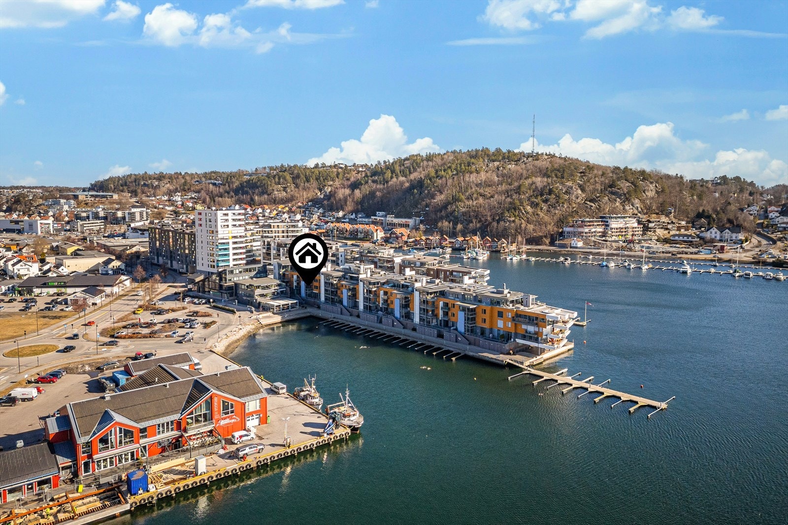 Kilen Brygge har kanskje Sandefjords mest populære beliggenhet hvor alt du trenger ligger i nær rekkevidde fra utgangsdøren. Galleribilde