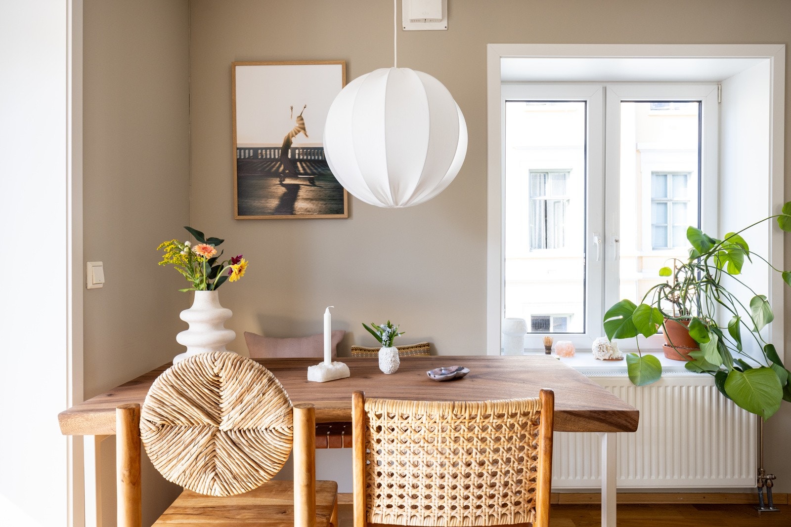 I rommet er det god plass til et spisebord. Galleribilde