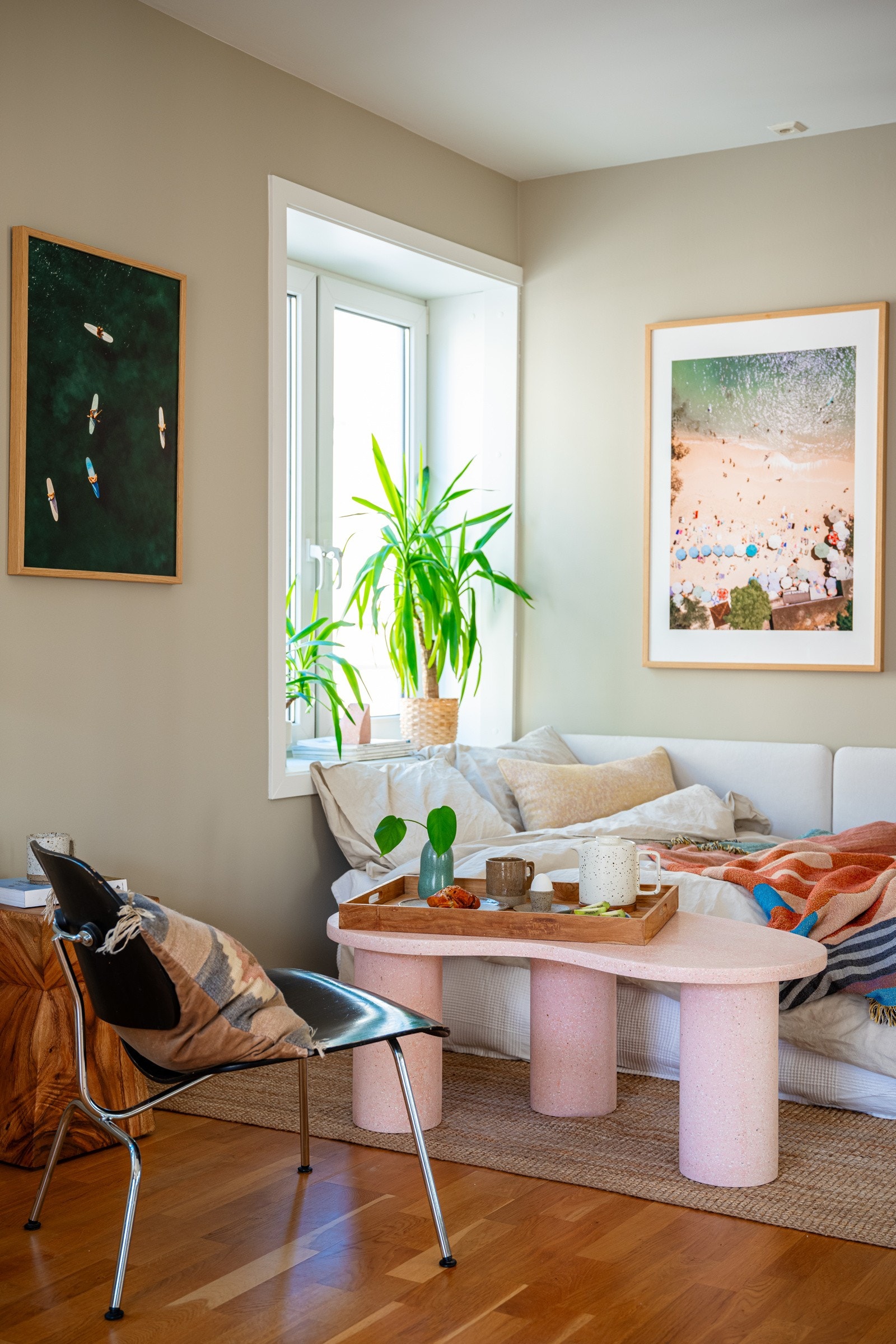 Overflatene er malt i et tidløst og flott fargevalg (2024). Galleribilde